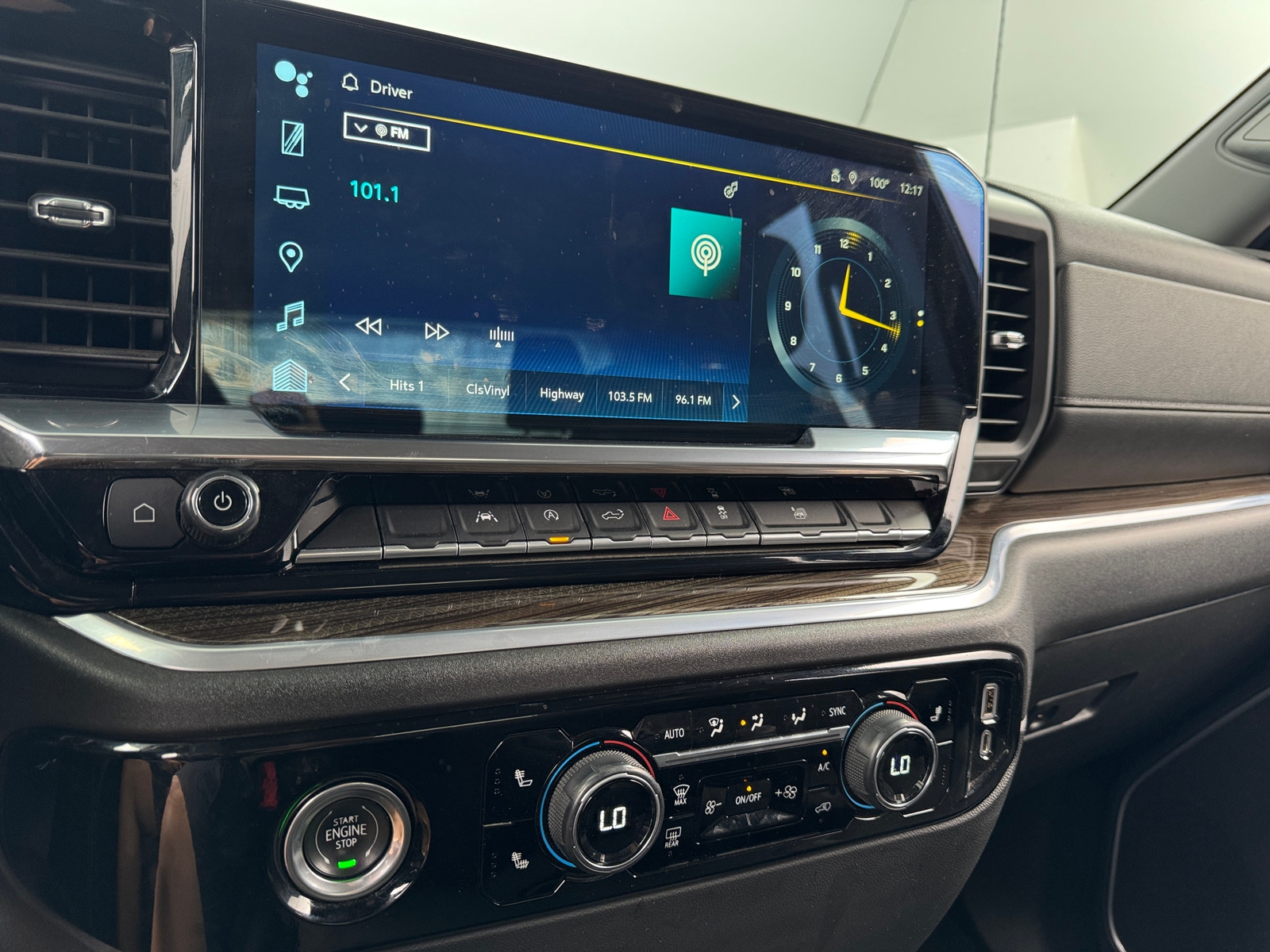 Thumbnail: 2022 Chevrolet Silverado 1500 - 4