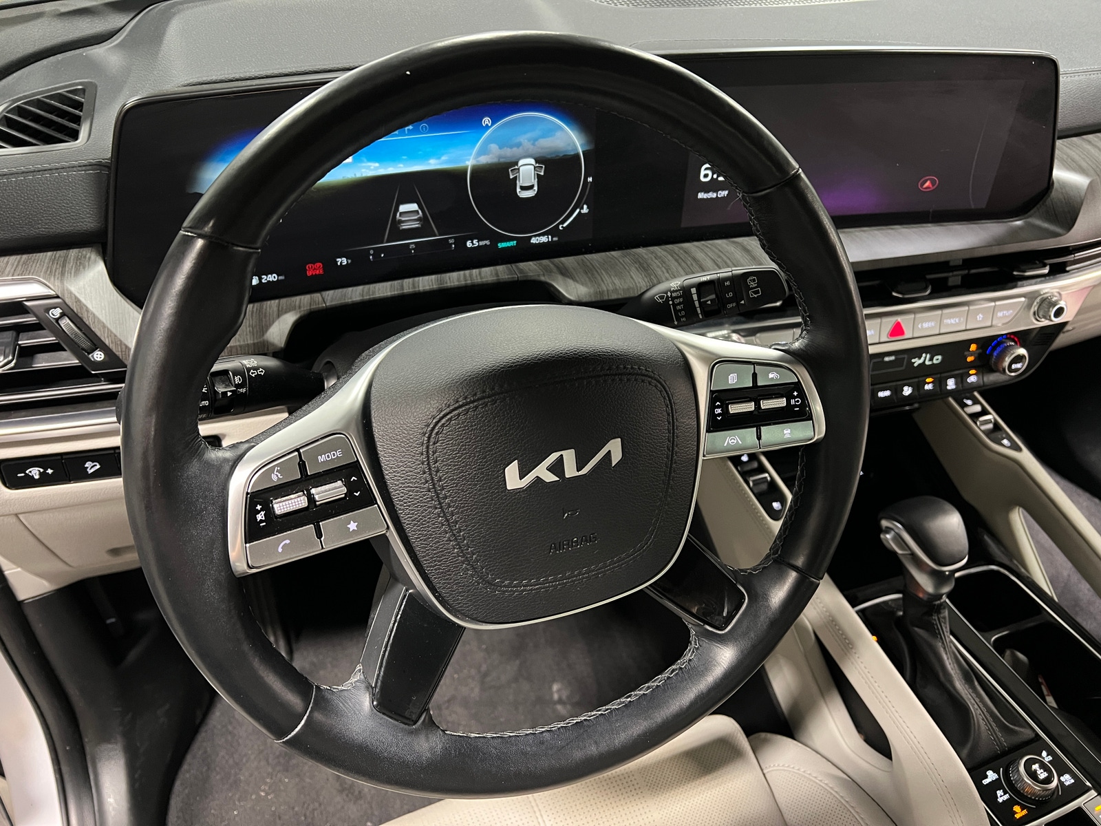 Thumbnail: 2023 Kia Telluride - 4