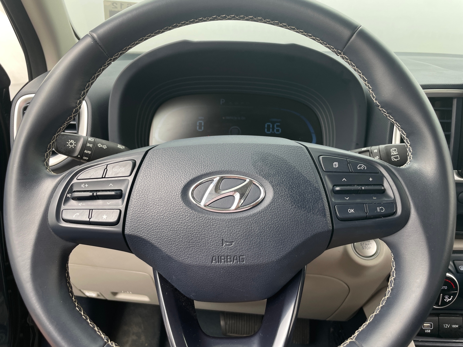 Thumbnail: 2023 Hyundai Venue - 4