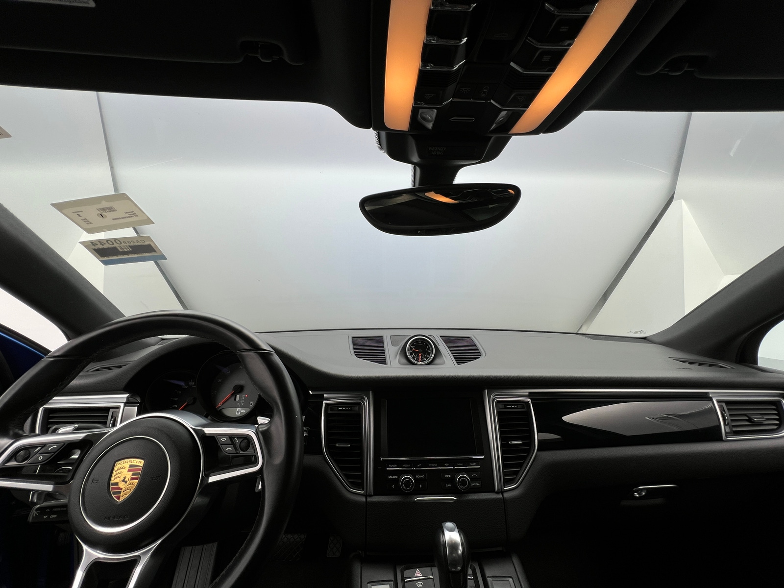 Thumbnail: 2016 Porsche Macan - 2