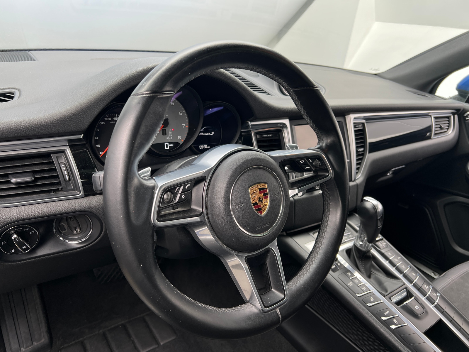 Thumbnail: 2016 Porsche Macan - 4