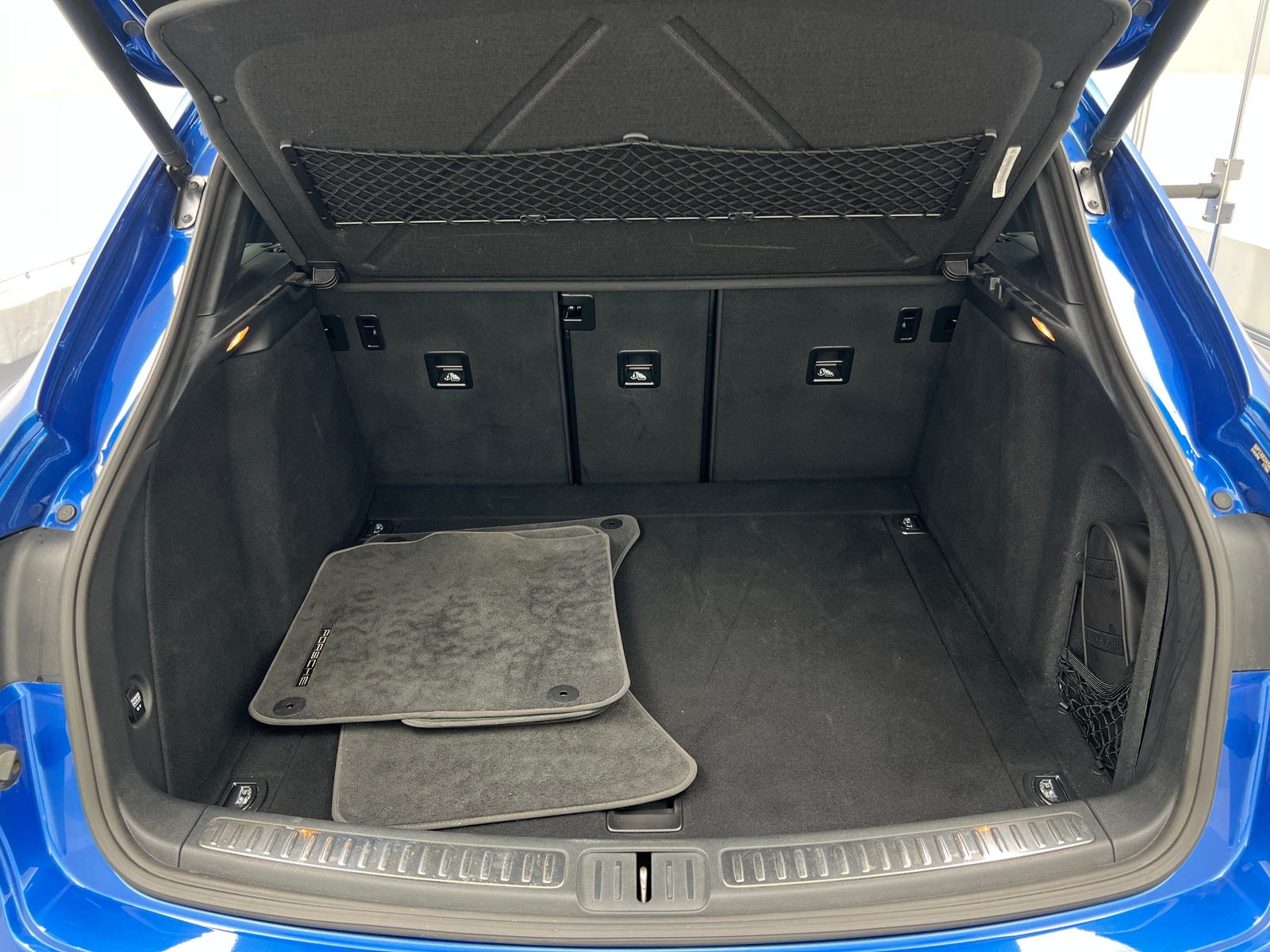 Thumbnail: 2016 Porsche Macan - 6