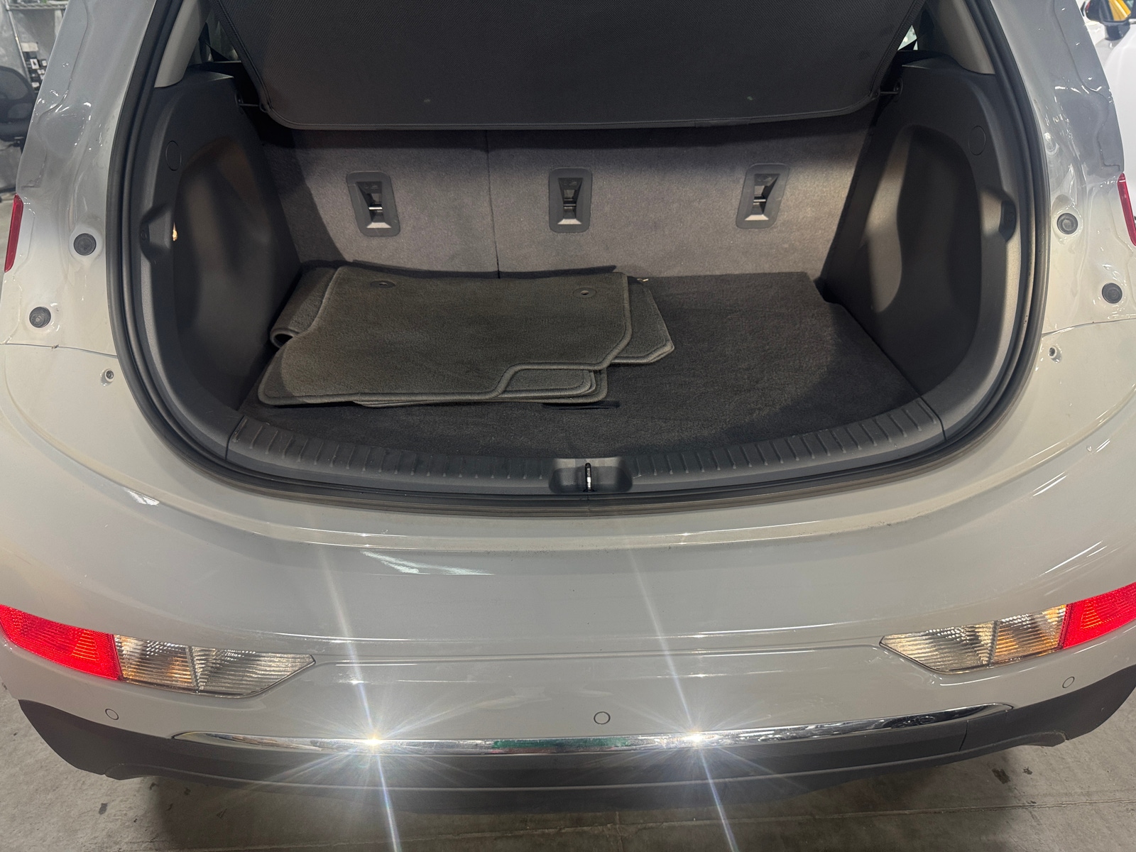 Thumbnail: 2021 Chevrolet Bolt EV - 6