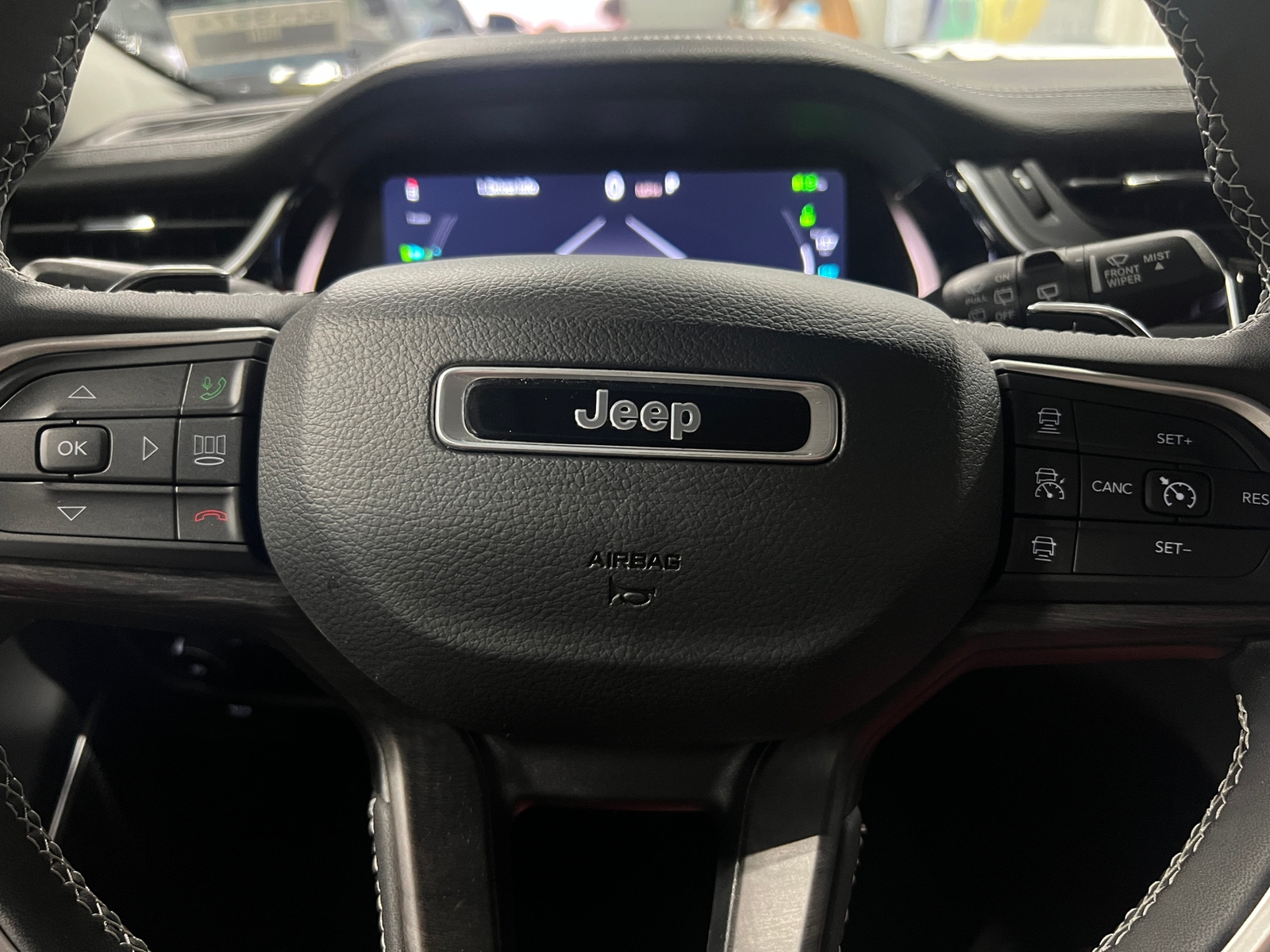 Thumbnail: 2023 Jeep Grand Cherokee - 4