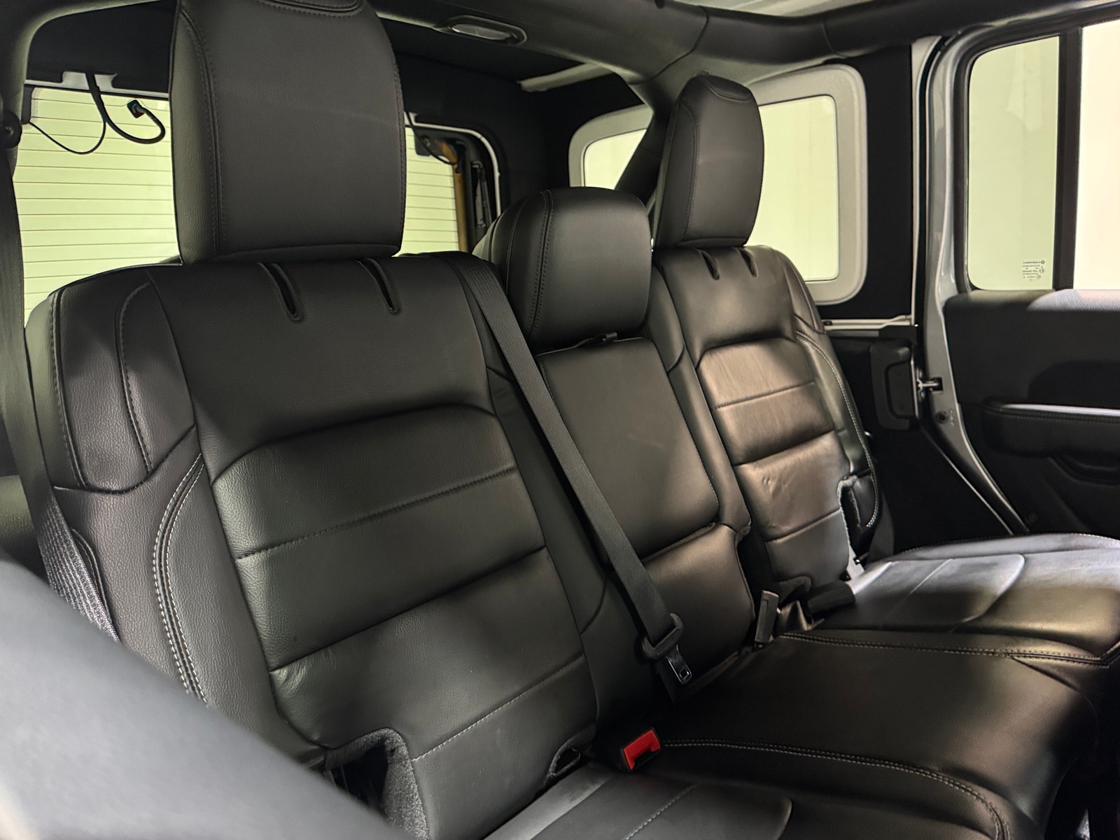 Thumbnail: 2019 Jeep Wrangler - 5