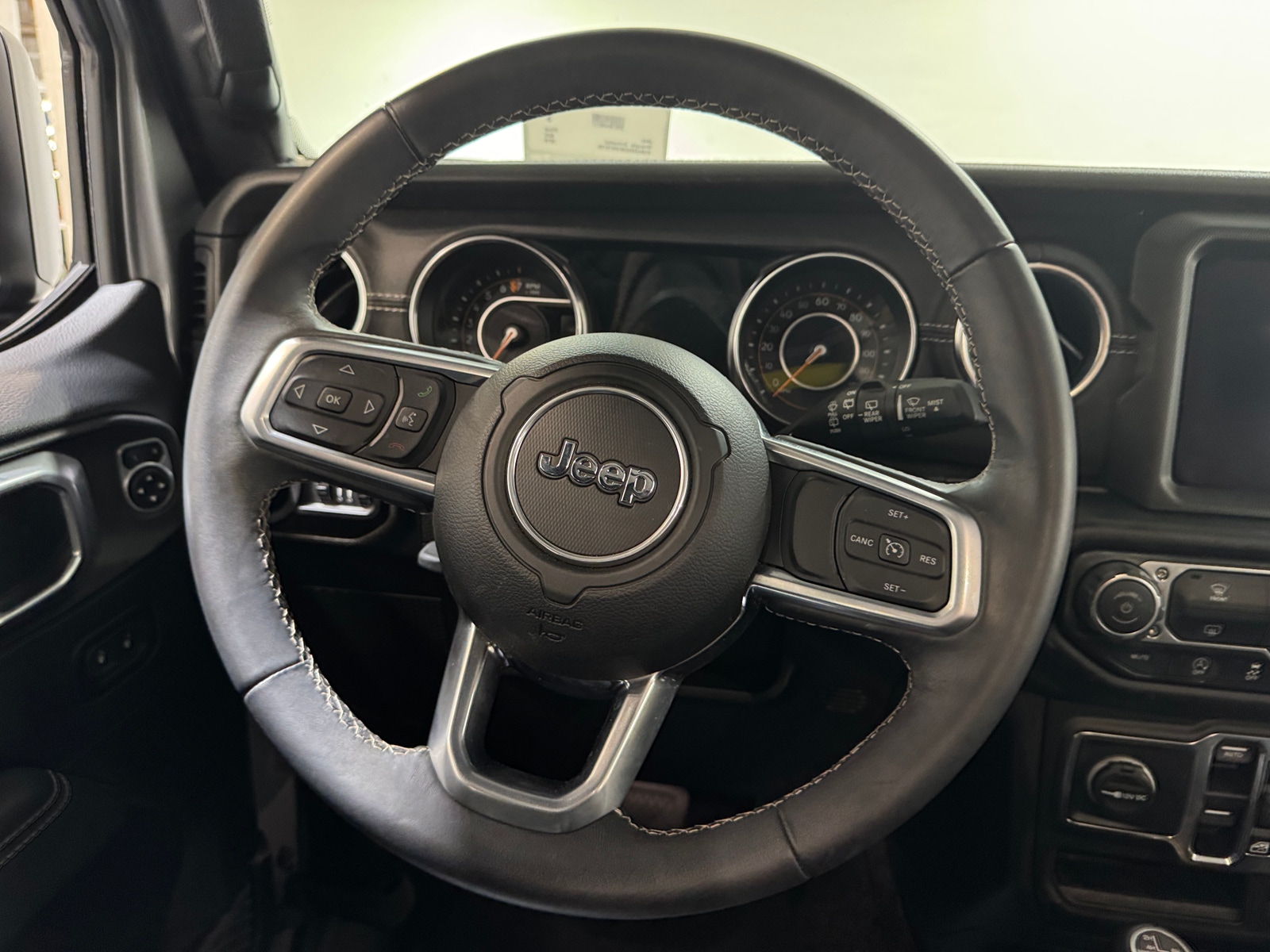 Thumbnail: 2019 Jeep Wrangler - 4