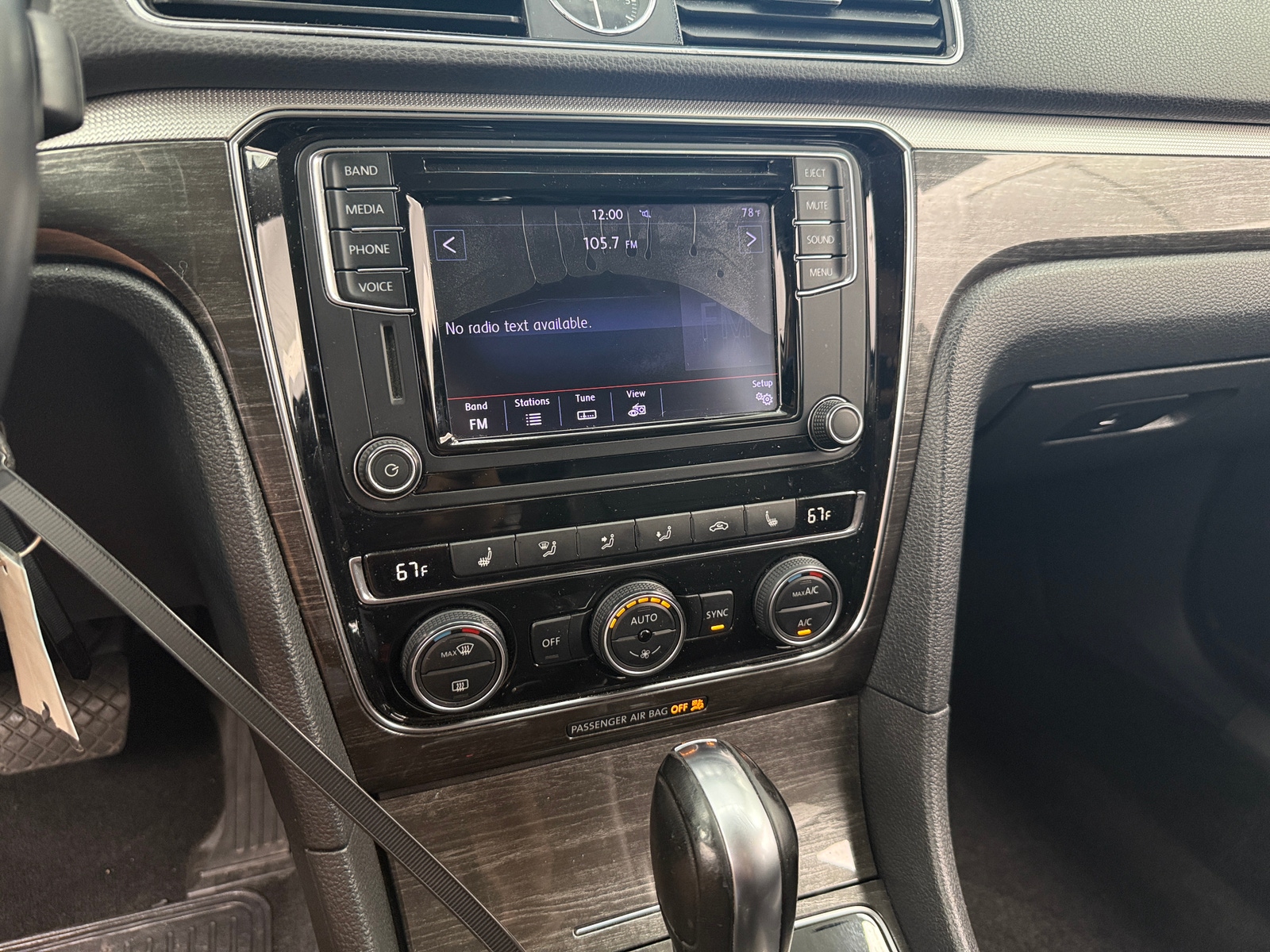 Thumbnail: 2016 Volkswagen Passat - 3