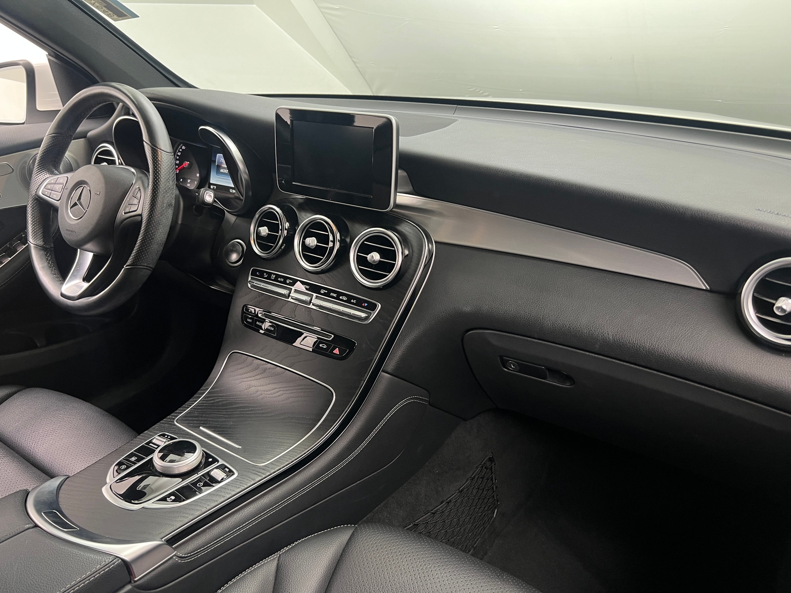 Thumbnail: 2019 Mercedes-Benz GLC - 2