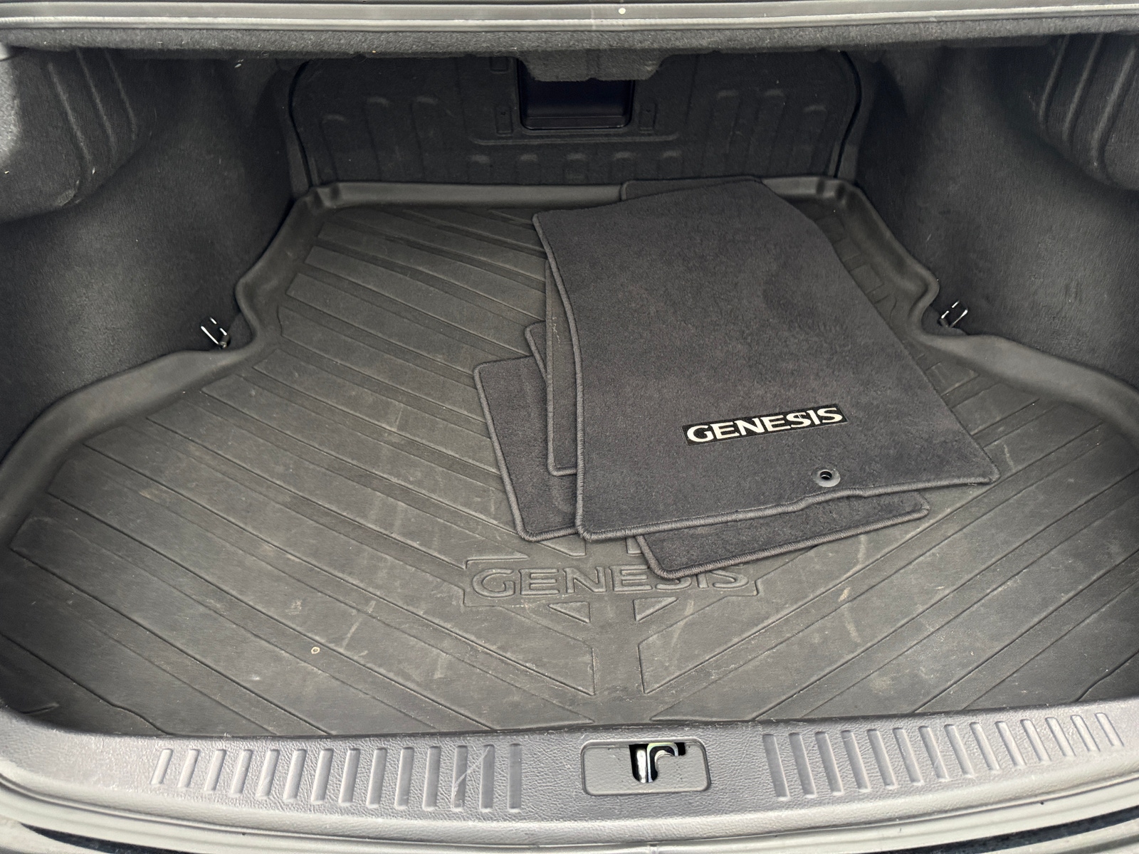 Thumbnail: 2013 Hyundai Genesis - 6