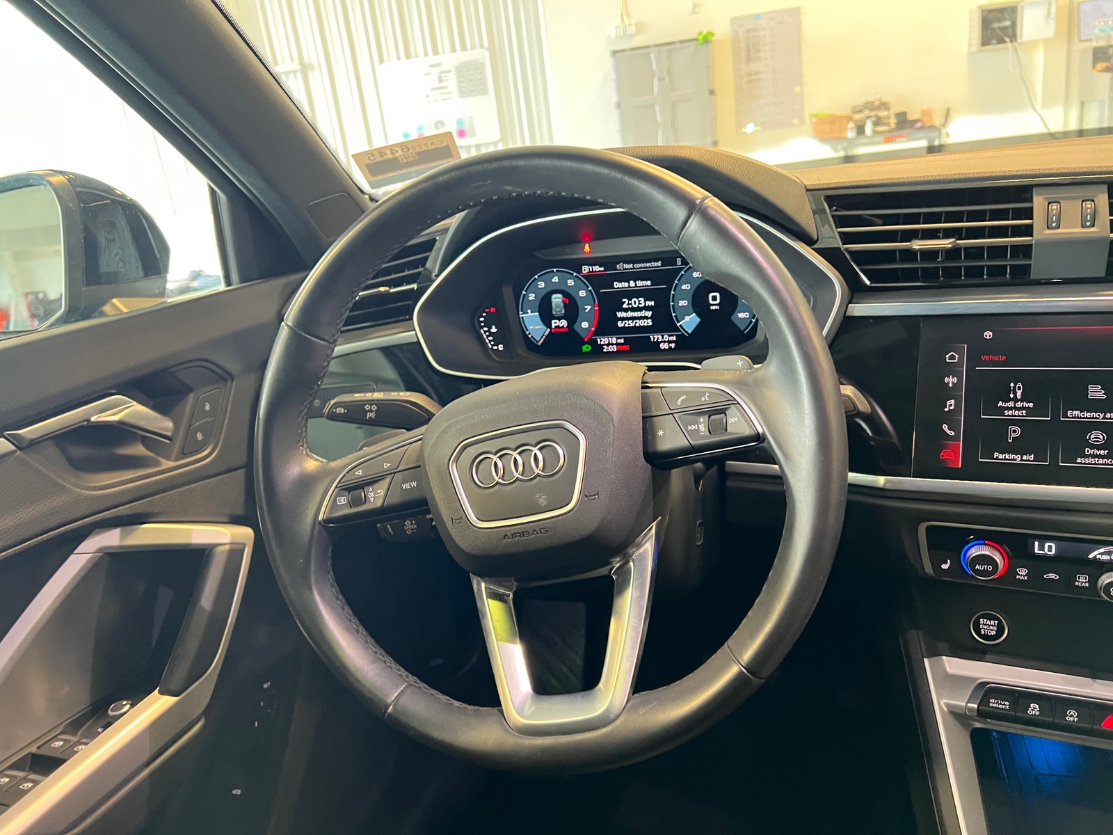 Thumbnail: 2023 Audi Q3 - 4