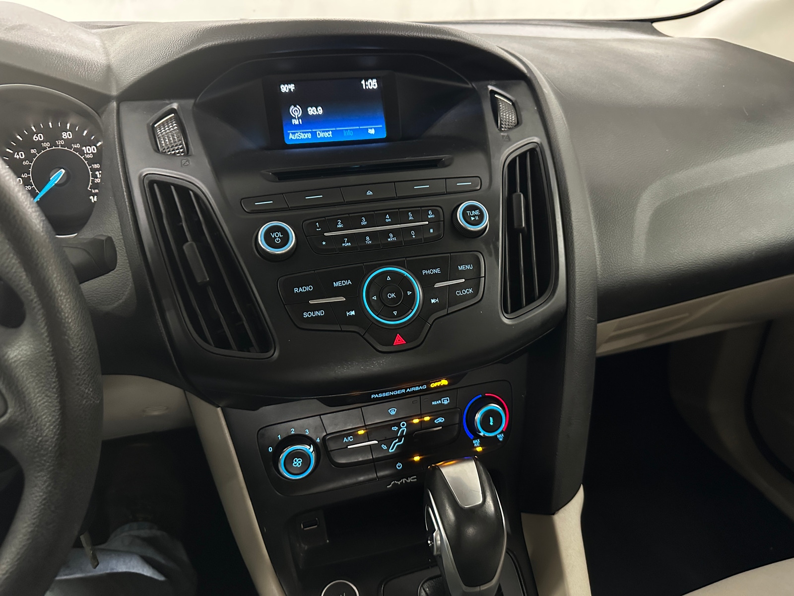 Thumbnail: 2015 Ford Focus - 4
