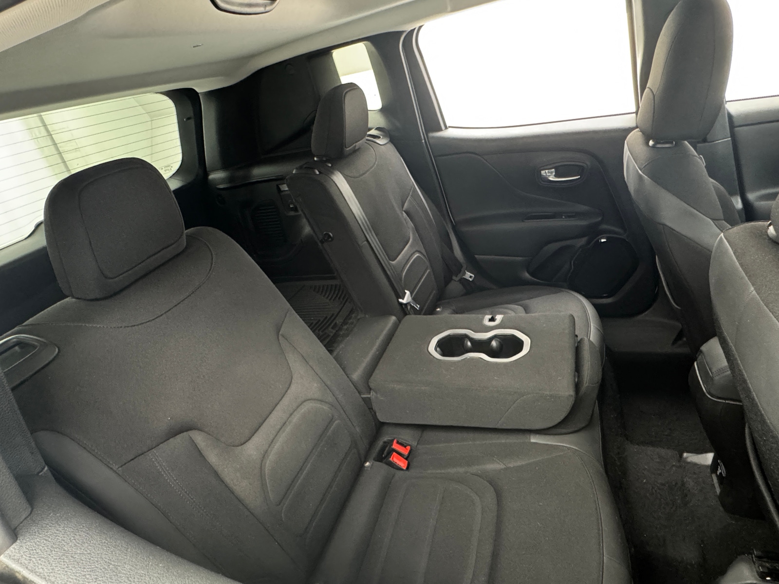 Thumbnail: 2017 Jeep Renegade - 6