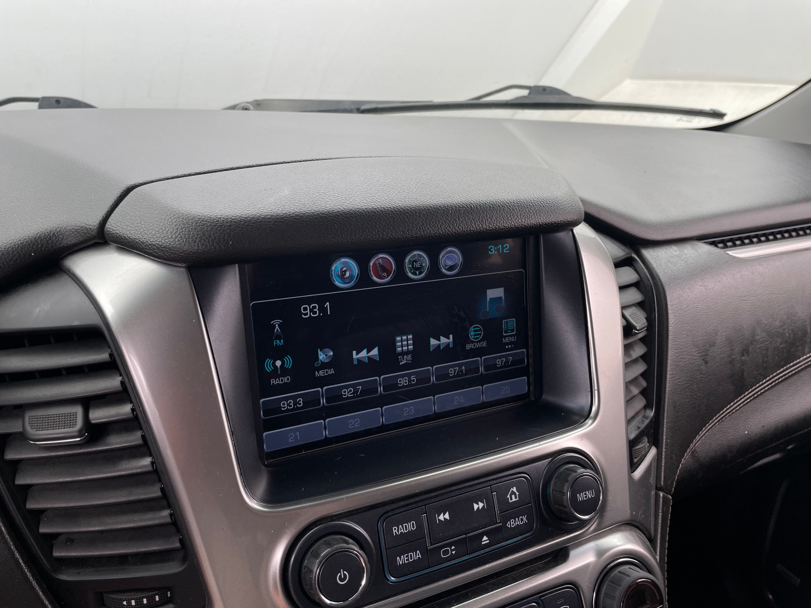 Thumbnail: 2019 Chevrolet Tahoe - 3