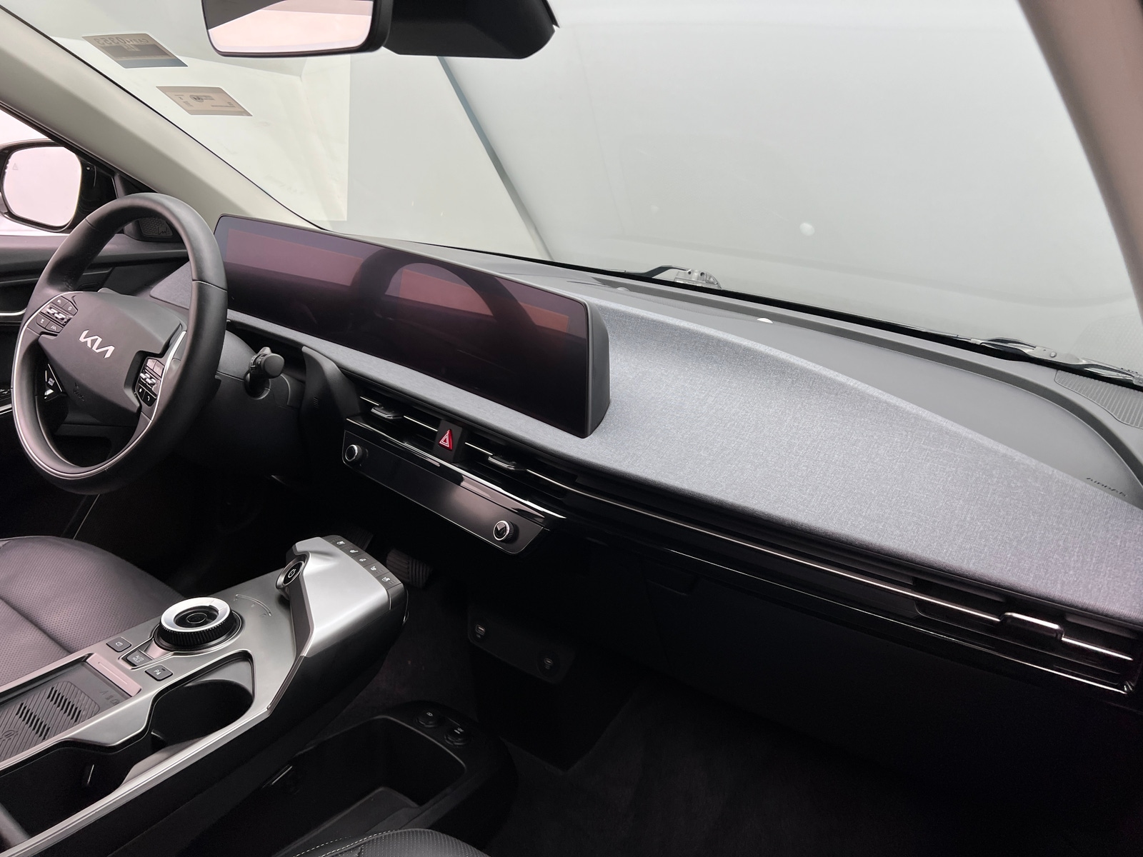 Thumbnail: 2024 Kia EV6 - 2
