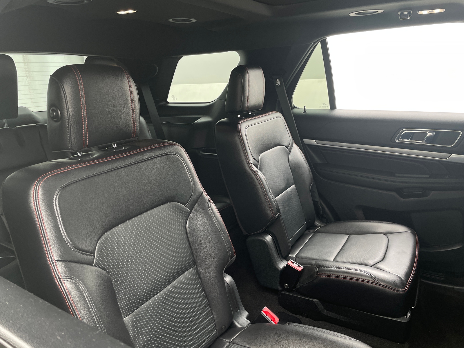 Thumbnail: 2019 Ford Explorer - 5