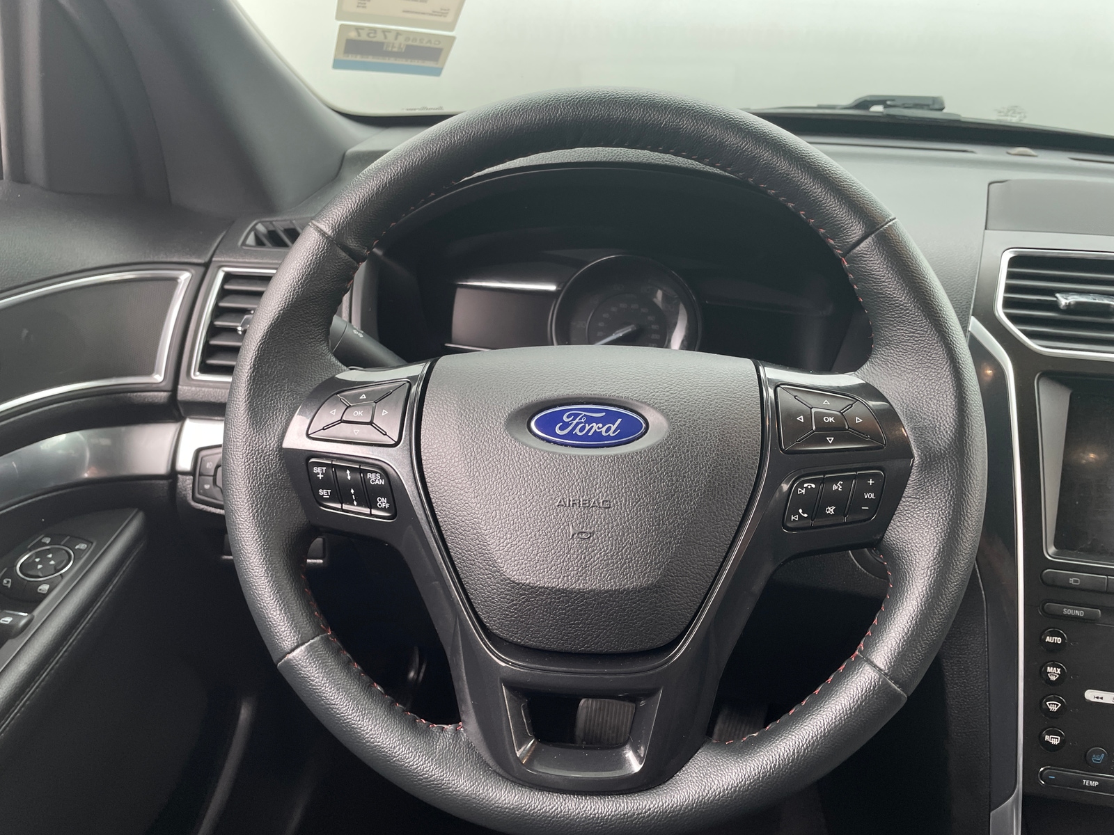 Thumbnail: 2019 Ford Explorer - 4