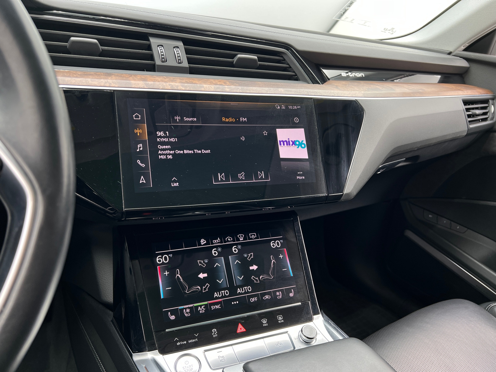 Thumbnail: 2019 Audi e-tron - 3