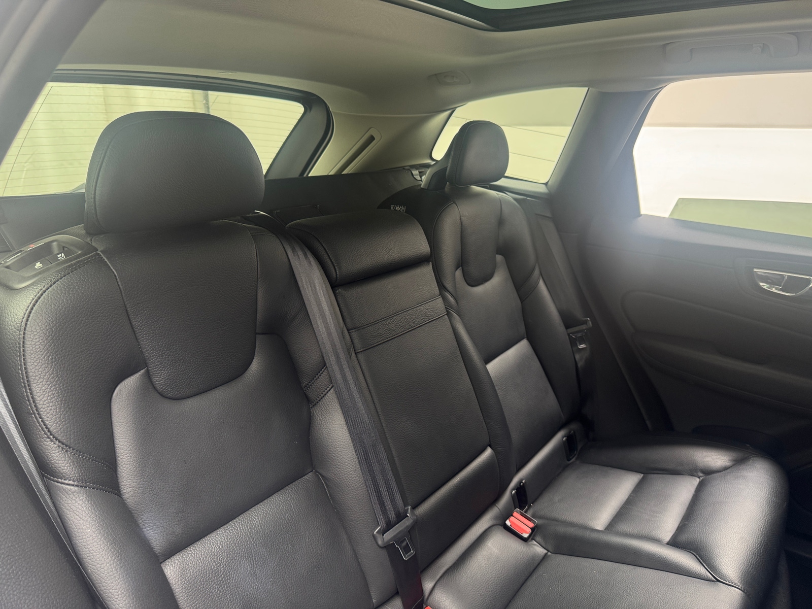 Thumbnail: 2018 Volvo XC60 - 5