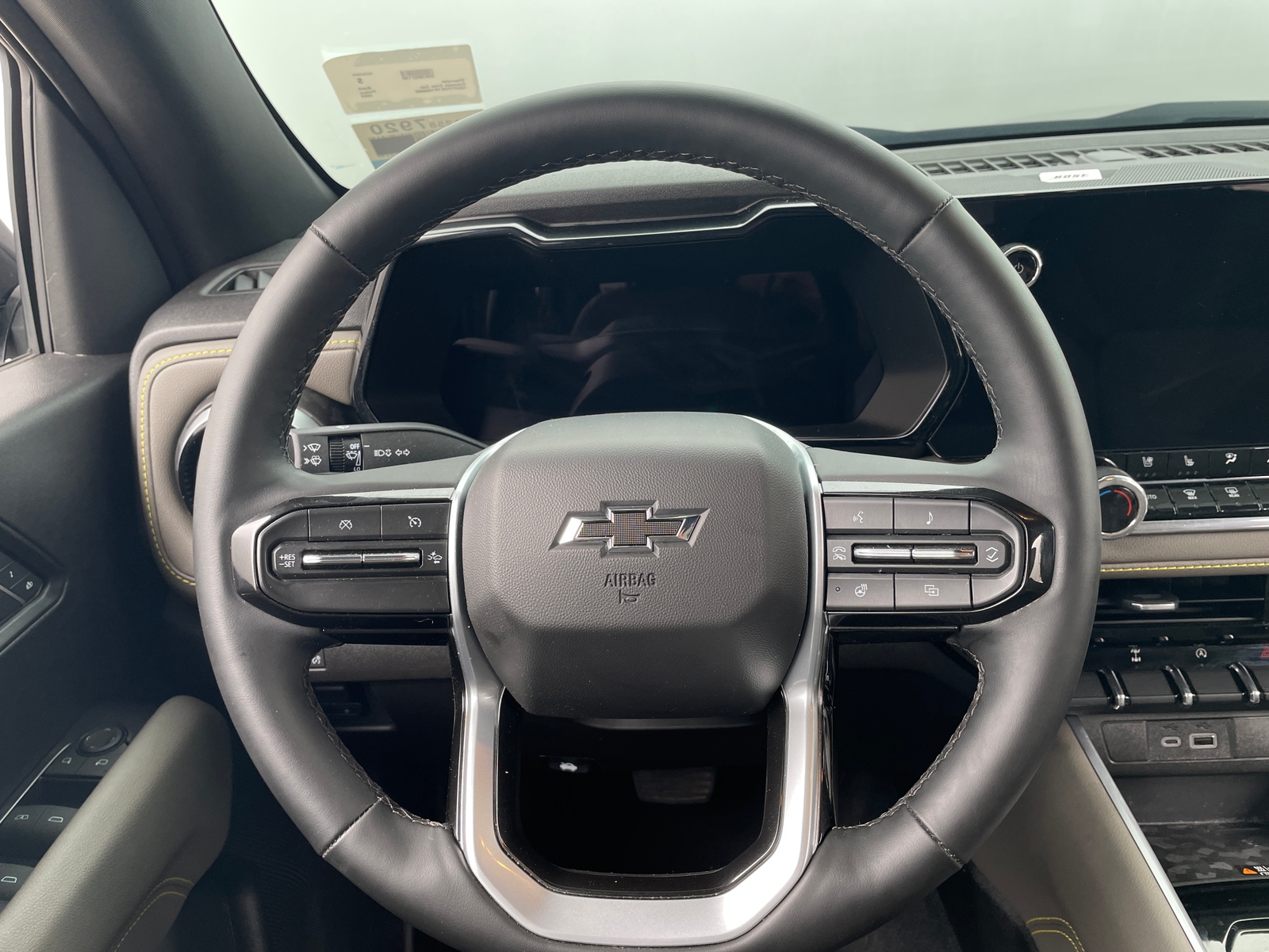Thumbnail: 2024 Chevrolet Colorado - 4