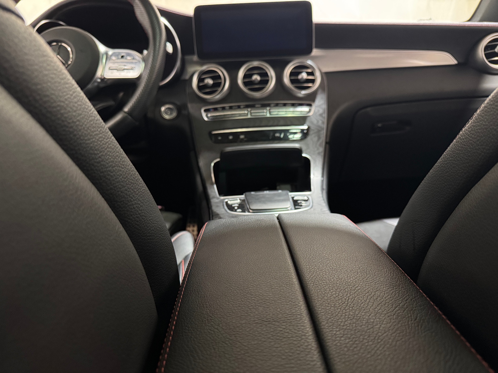Thumbnail: 2022 Mercedes-Benz GLC - 2