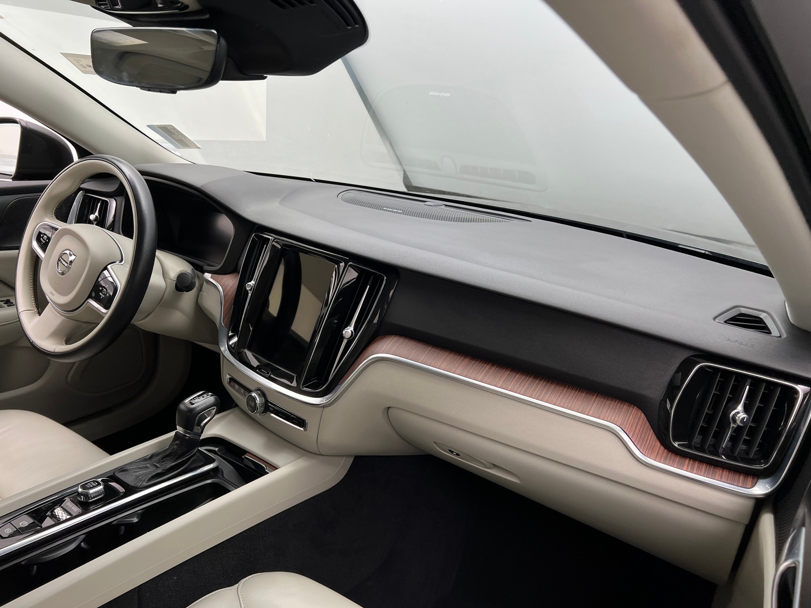 Thumbnail: 2021 Volvo S60 - 2