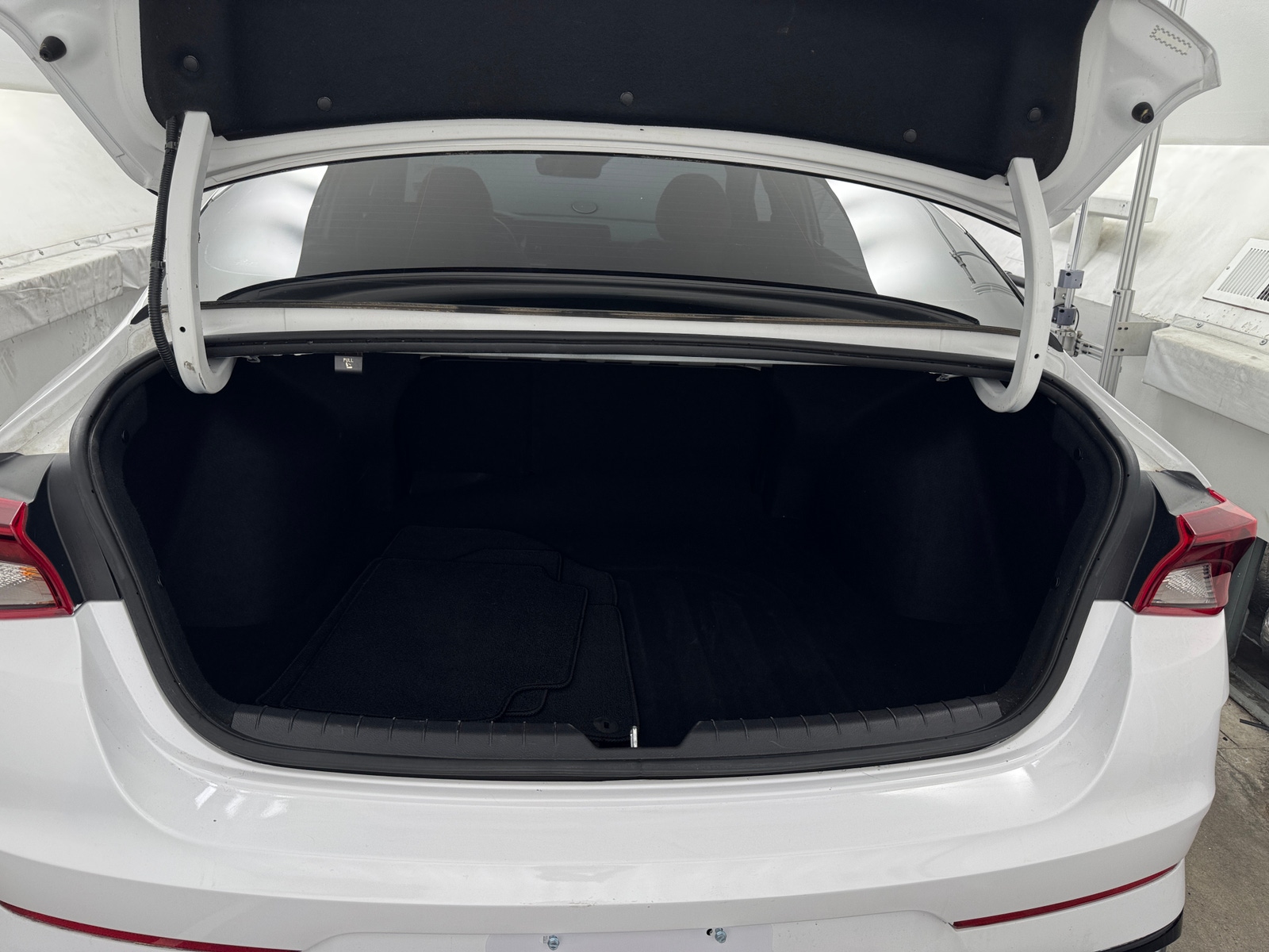 Thumbnail: 2021 Kia K5 - 7