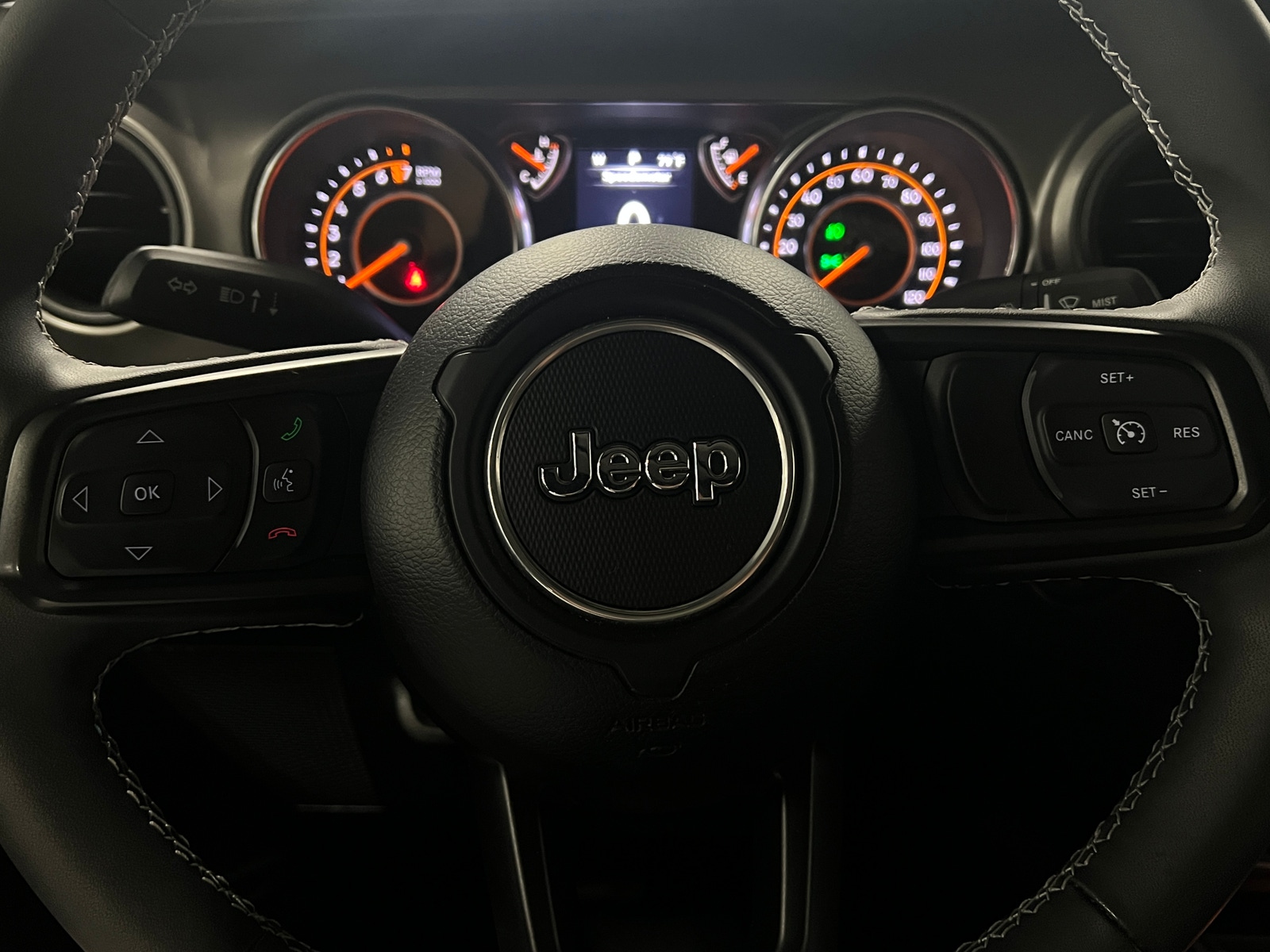 Thumbnail: 2023 Jeep Gladiator - 4