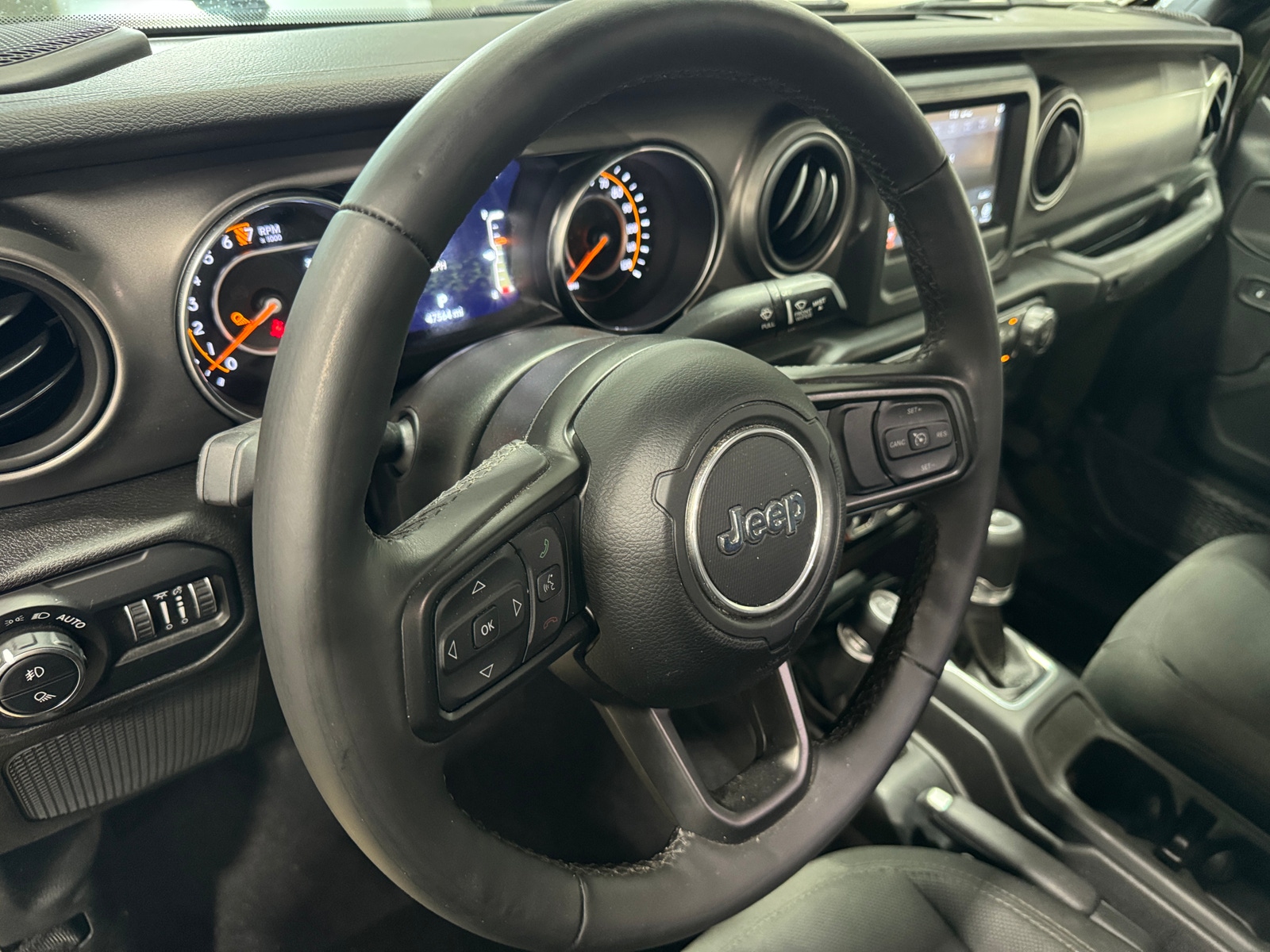 Thumbnail: 2021 Jeep Gladiator - 3