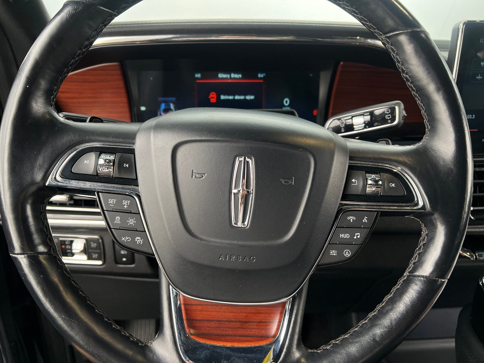 Thumbnail: 2022 Lincoln Navigator - 4