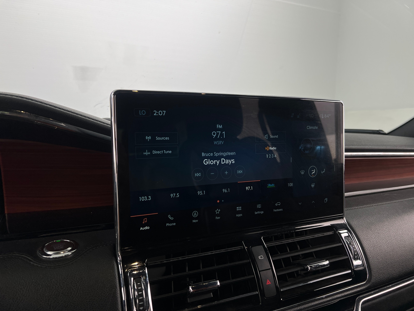 Thumbnail: 2022 Lincoln Navigator - 3