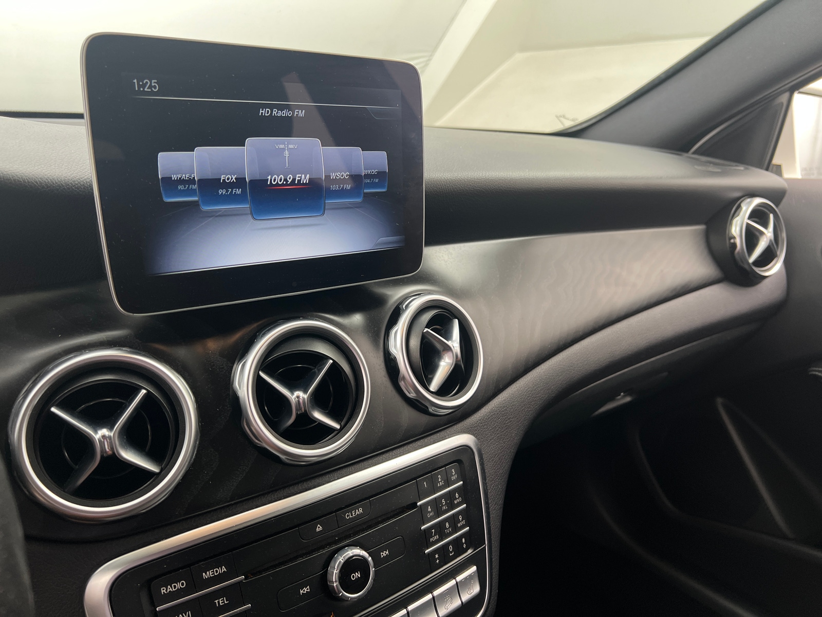 Thumbnail: 2018 Mercedes-Benz GLA - 3