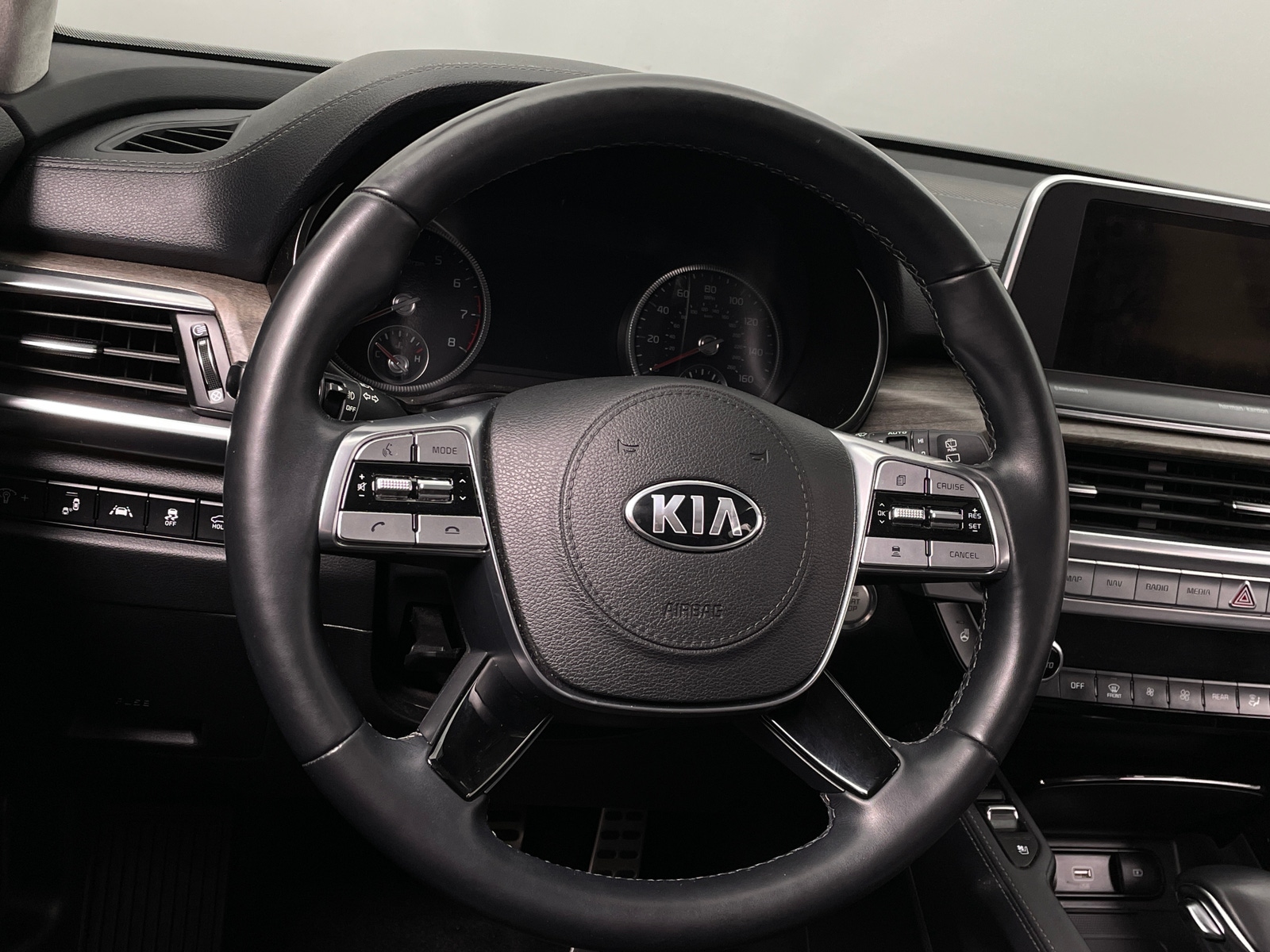 Thumbnail: 2020 Kia Telluride - 4