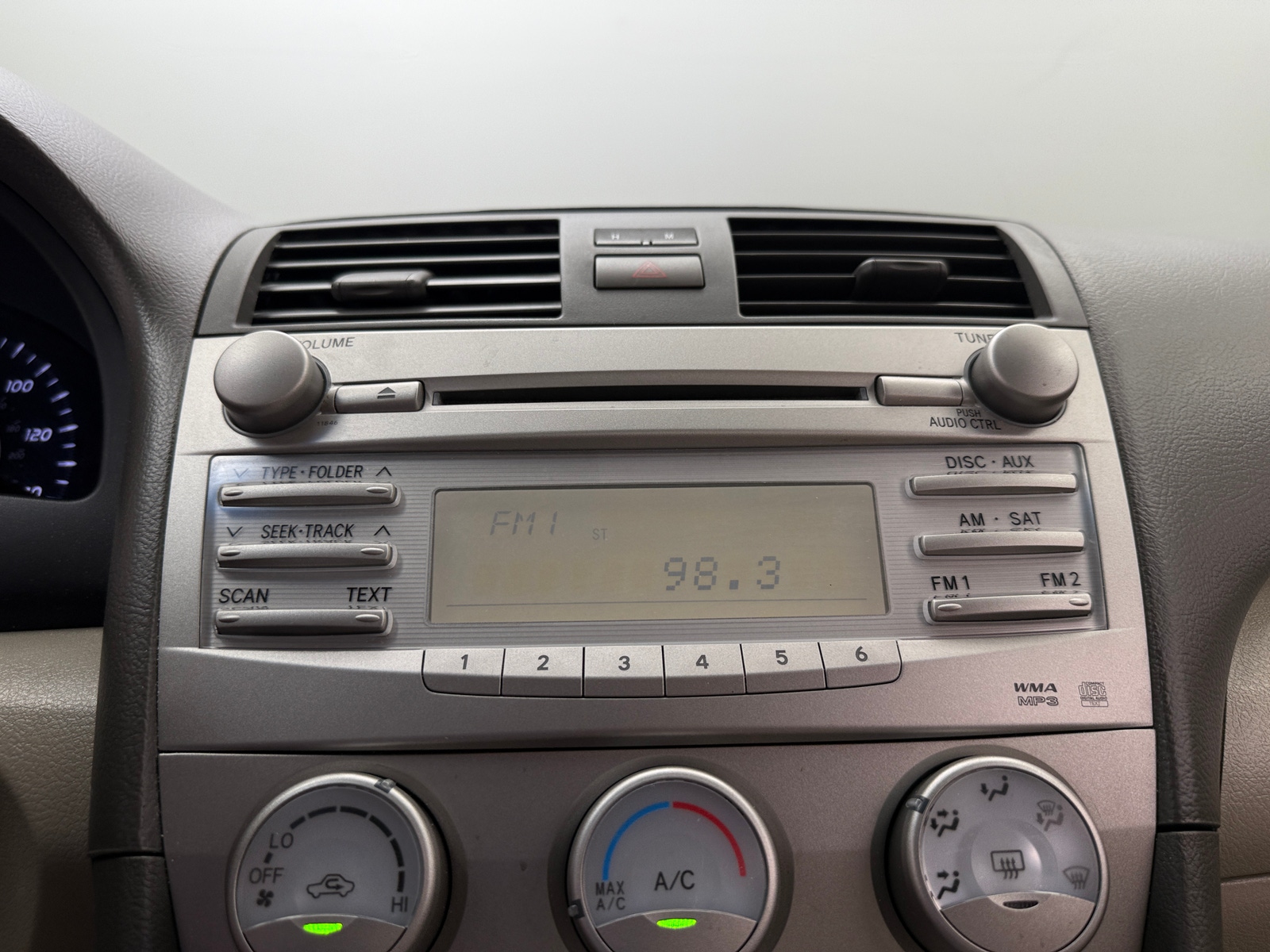 Thumbnail: 2011 Toyota Camry - 4