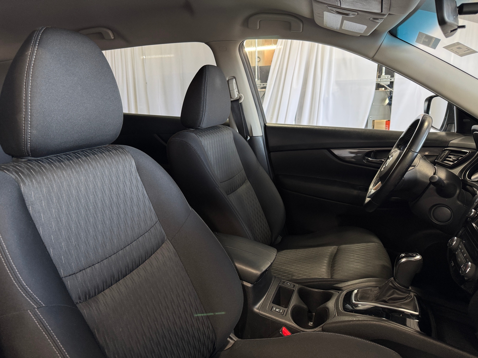 Thumbnail: 2018 Nissan Rogue - 2