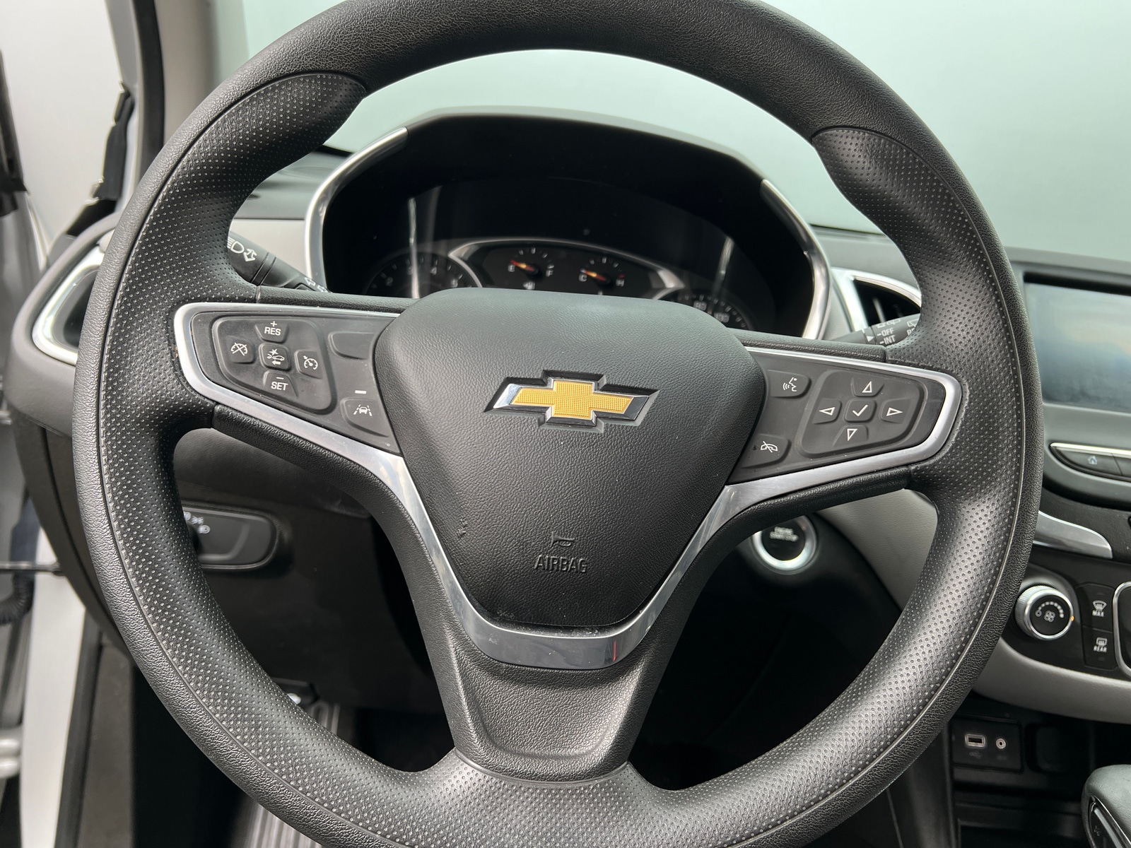 Thumbnail: 2022 Chevrolet Equinox - 5