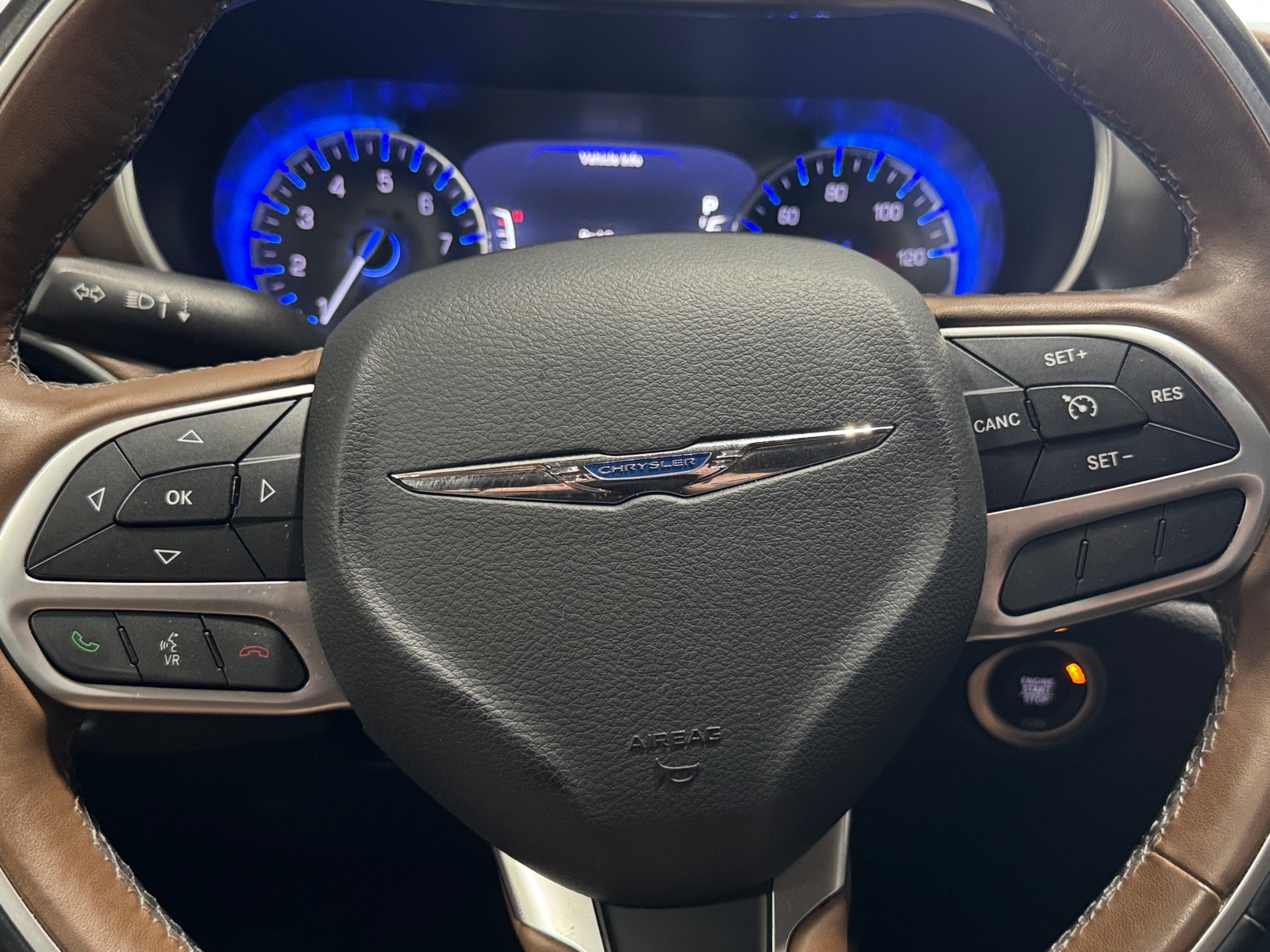 Thumbnail: 2017 Chrysler Pacifica - 4