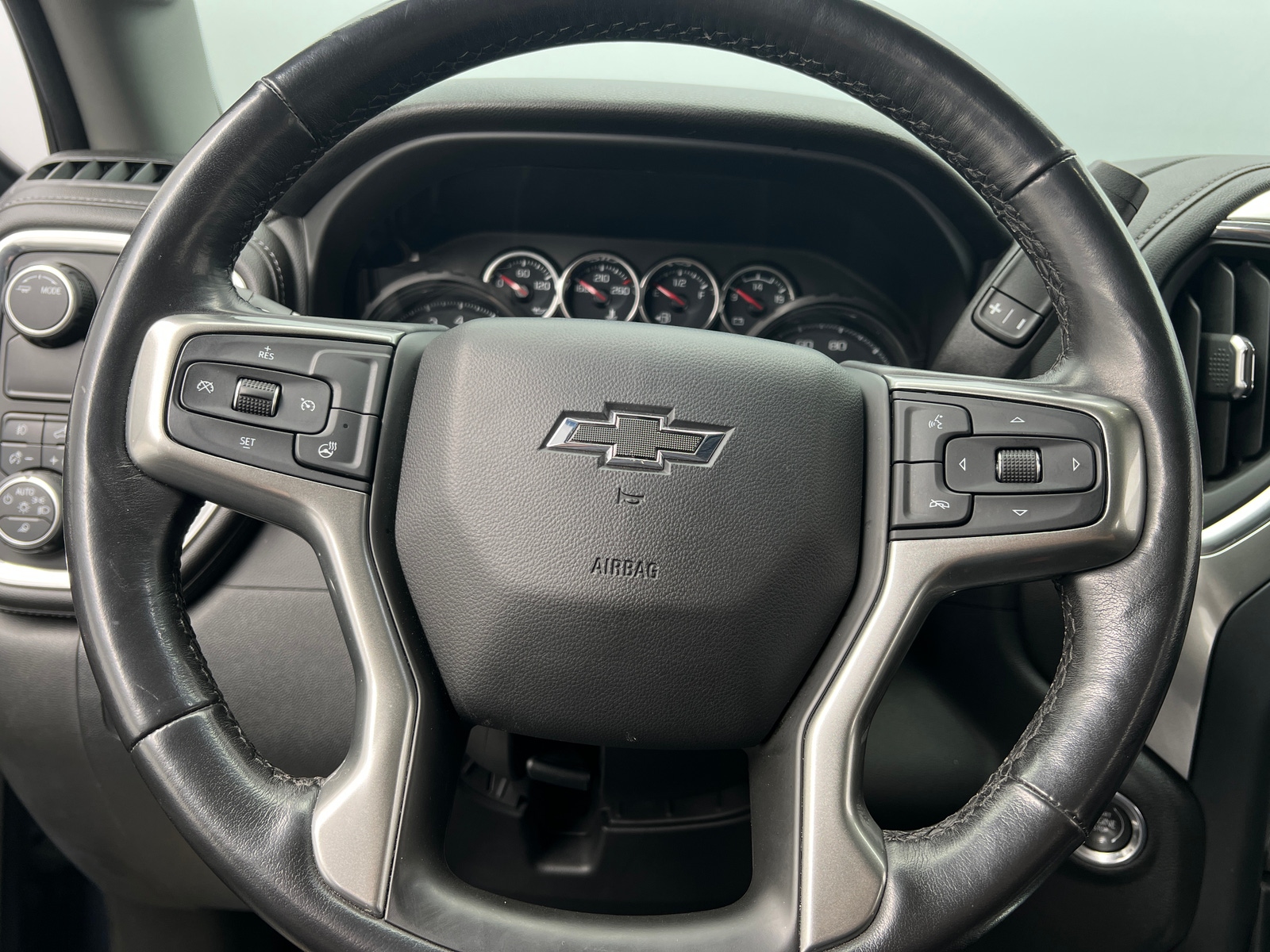 Thumbnail: 2021 Chevrolet Silverado 1500 - 5