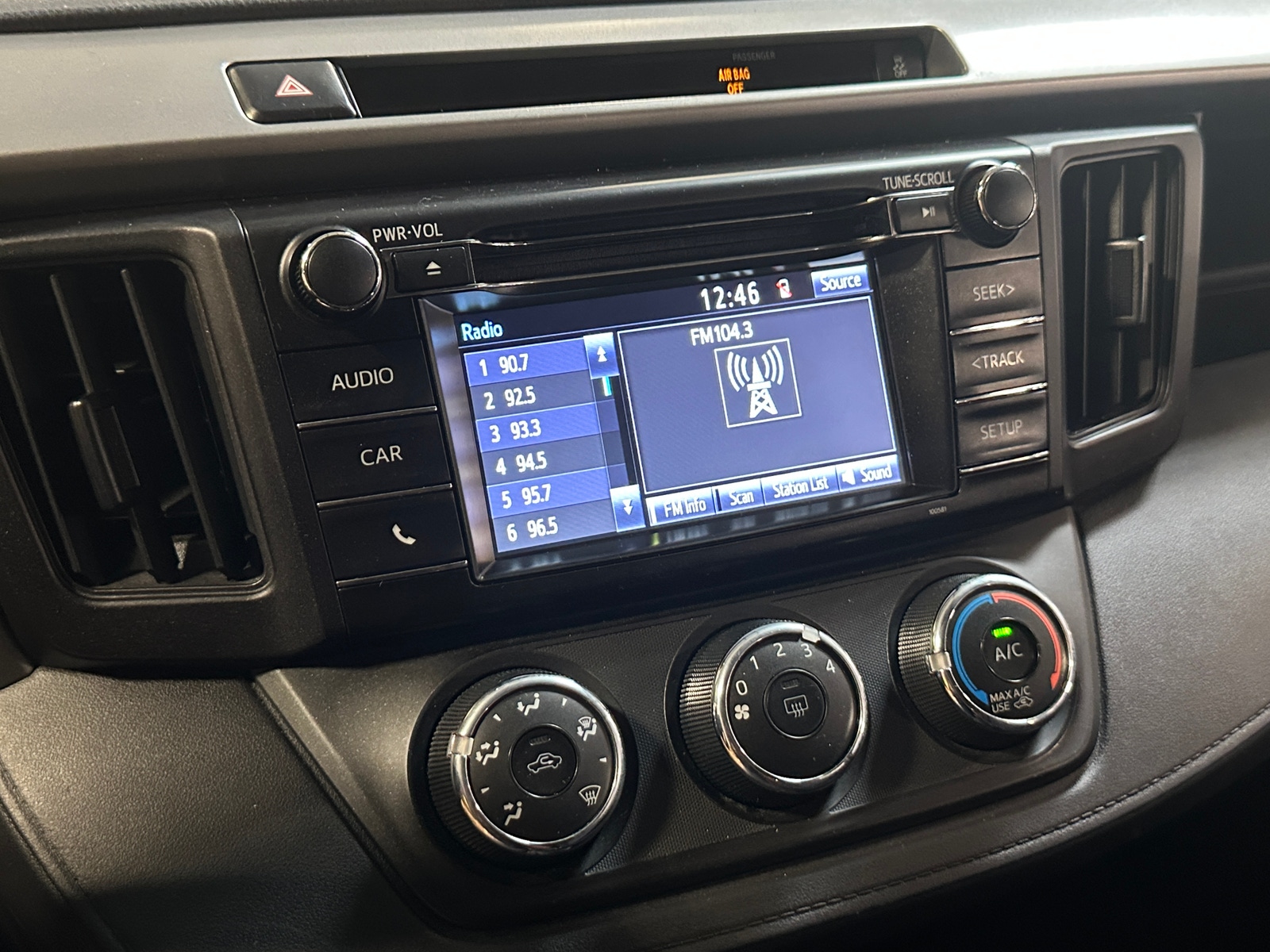 Thumbnail: 2016 Toyota RAV4 - 4