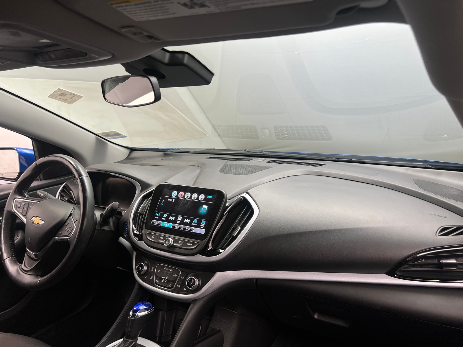 Thumbnail: 2017 Chevrolet Volt - 3