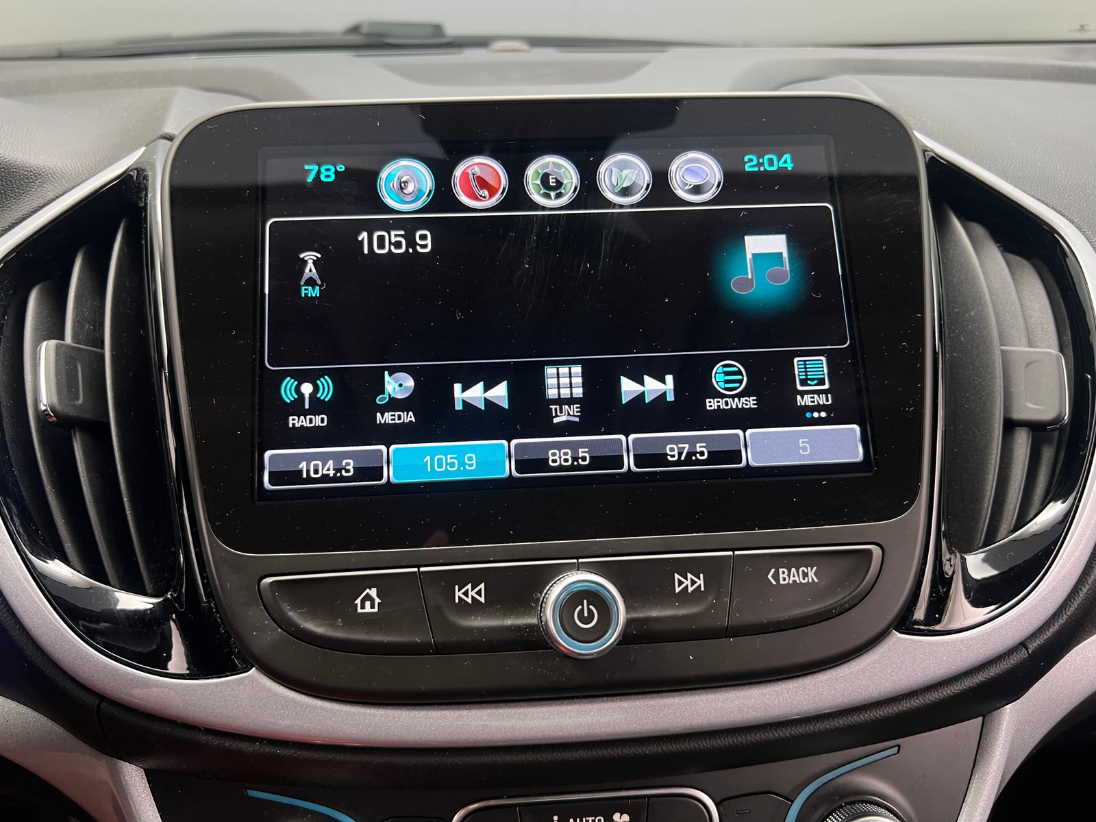 Thumbnail: 2017 Chevrolet Volt - 4
