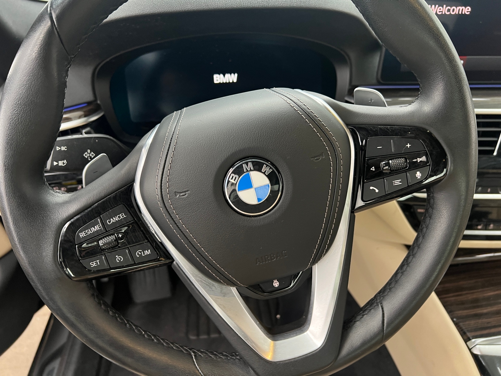 Thumbnail: 2022 BMW 5 Series - 4