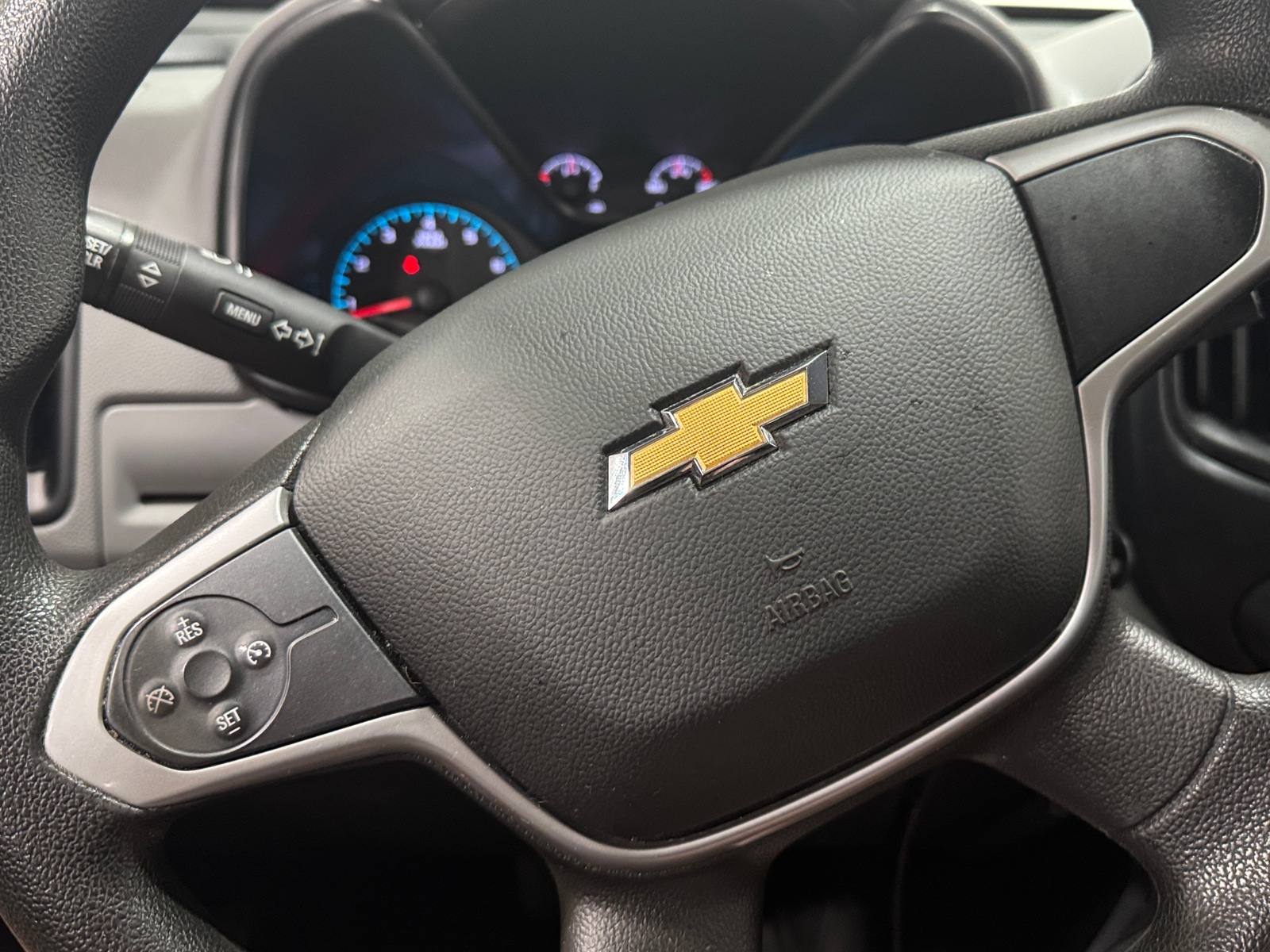 Thumbnail: 2022 Chevrolet Colorado - 5
