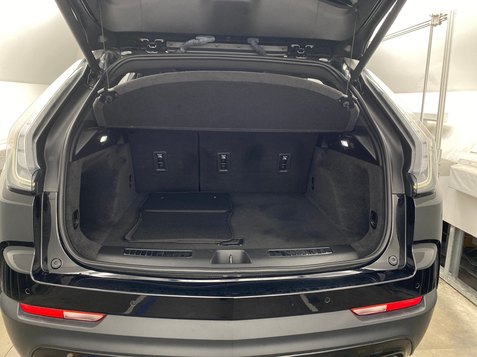 Thumbnail: 2019 Cadillac XT4 - 6