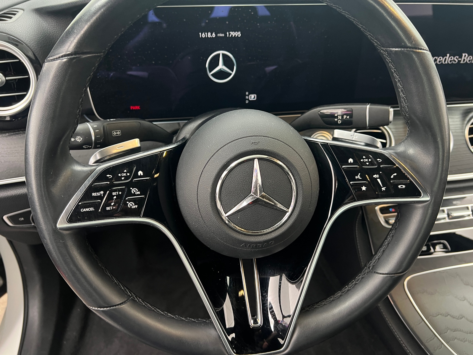 Thumbnail: 2022 Mercedes-Benz E-Class - 4