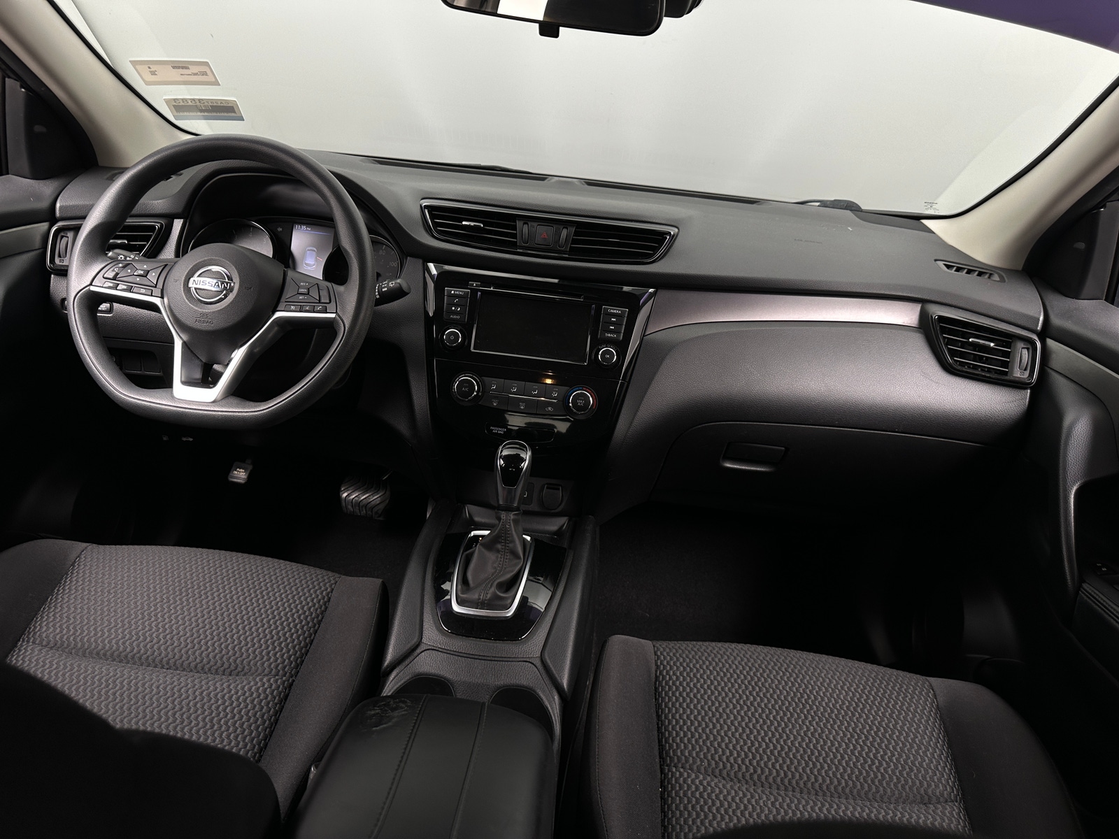 Thumbnail: 2020 Nissan Rogue Sport - 3