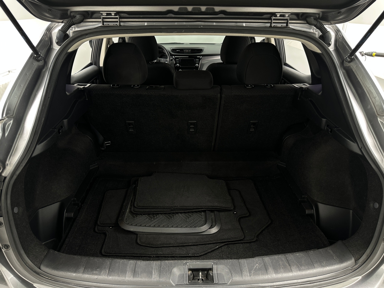 Thumbnail: 2020 Nissan Rogue Sport - 7