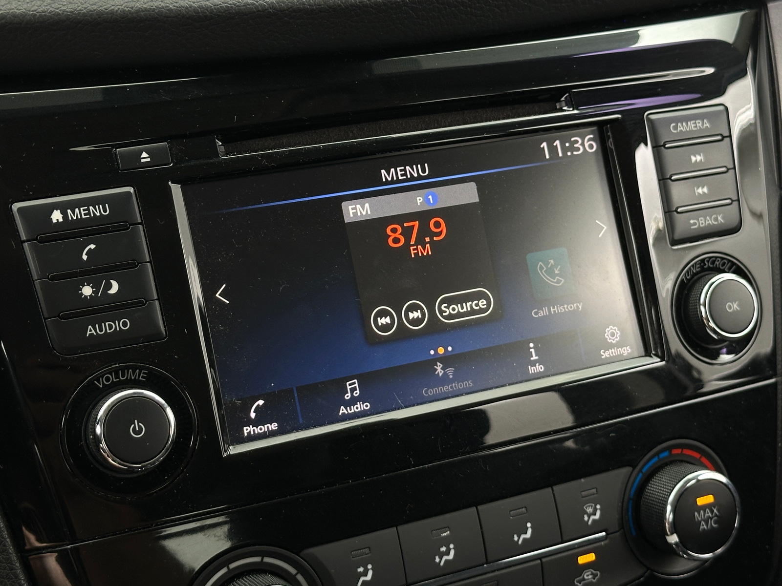 Thumbnail: 2020 Nissan Rogue Sport - 4
