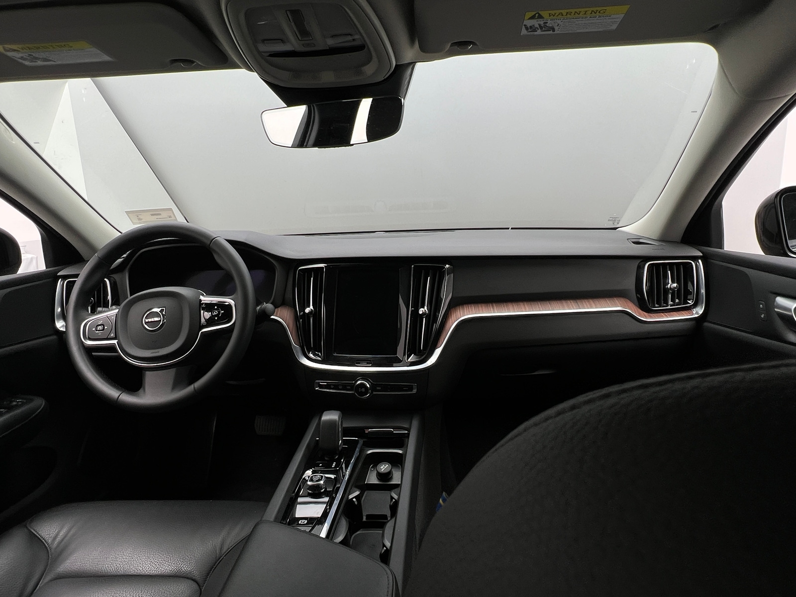 Thumbnail: 2025 Volvo S60 - 2