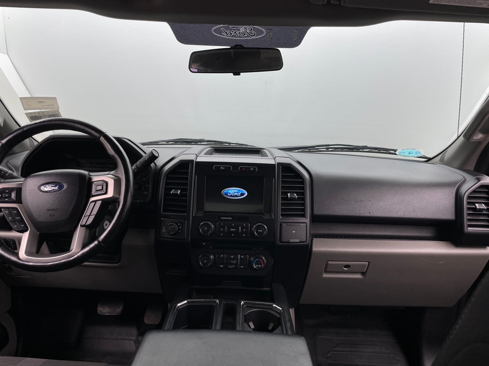 Thumbnail: 2017 Ford Econoline - 3