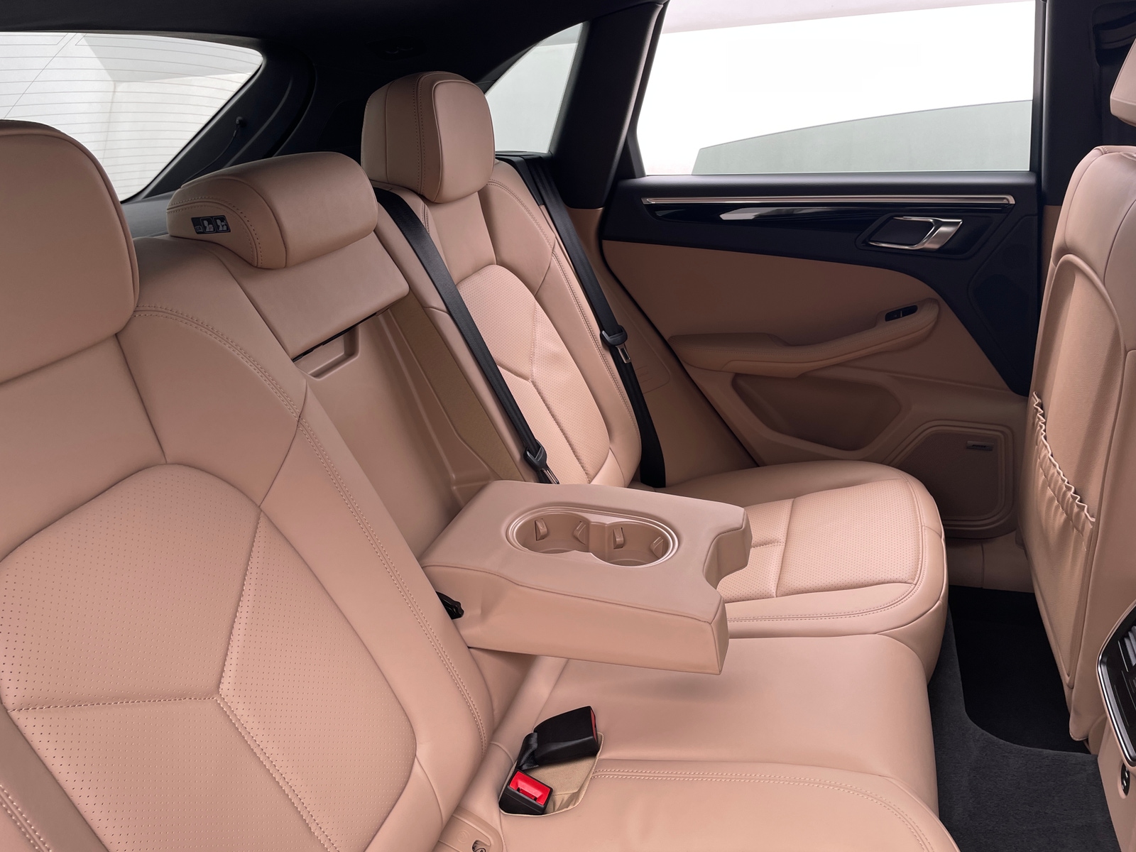 Thumbnail: 2021 Porsche Macan - 5